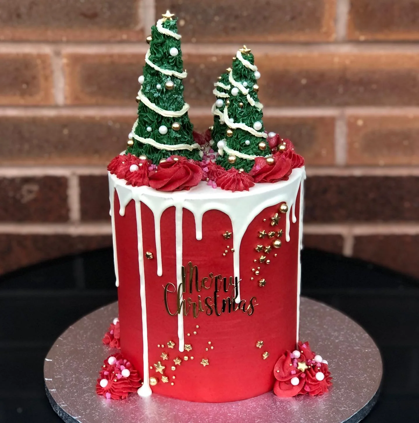 The last cakes of 2025 are leaving the Francesca&rsquo;s Cake Company kitchen 🥰

Just wanted to say a massive thank you to all of my amazing customers this year for continuing to support me and my small business, I appreciate it so much 🫶🏻

This y