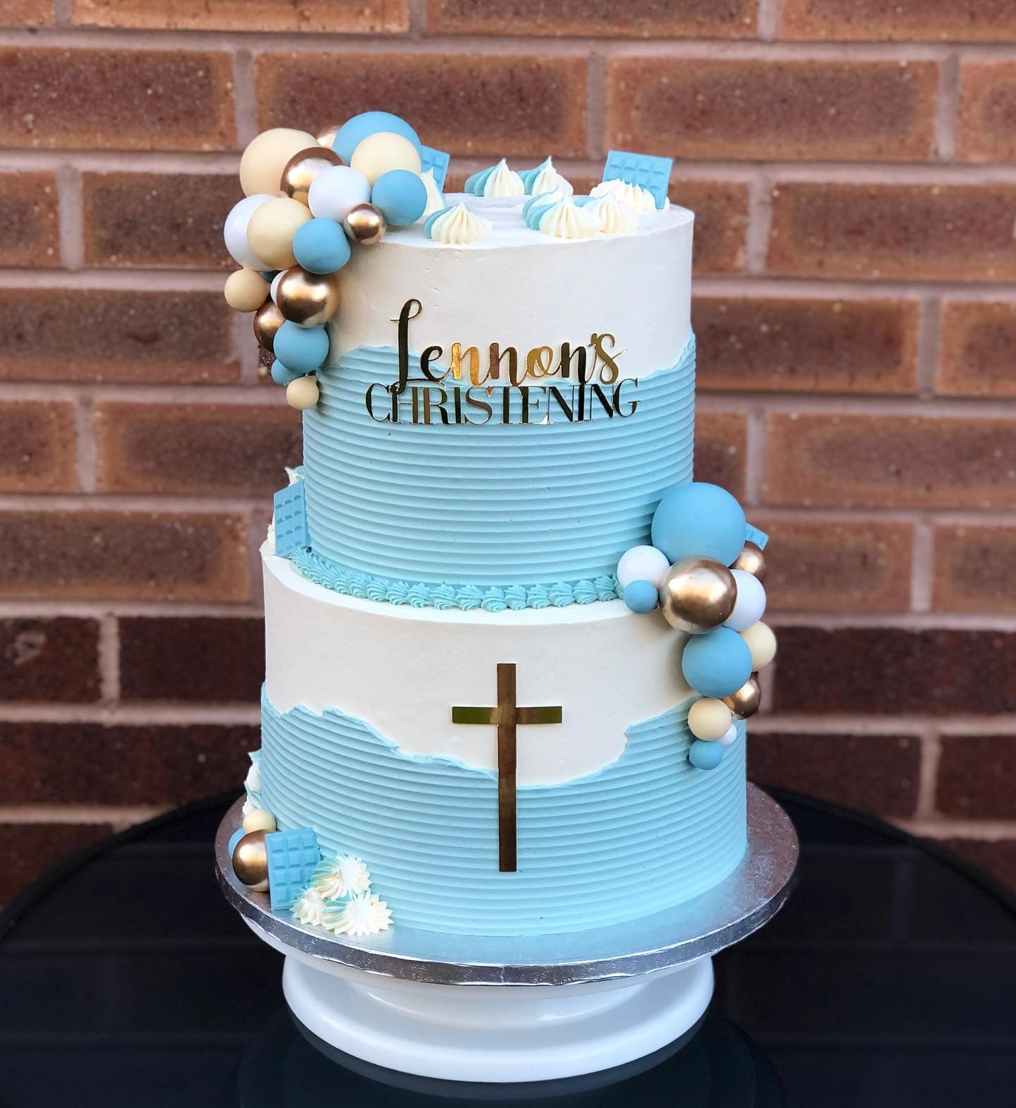 🤍💙 Lennon&rsquo;s Christening 💙🤍

#cake #cakesofinstagram #cakestagram #francescascakecompany #cakes #christening #prettycake #twotiercake #shoplocal #loughborough #leicester #leicestershire #cakedesign #baking #baker #cakeinspo #christeningcake