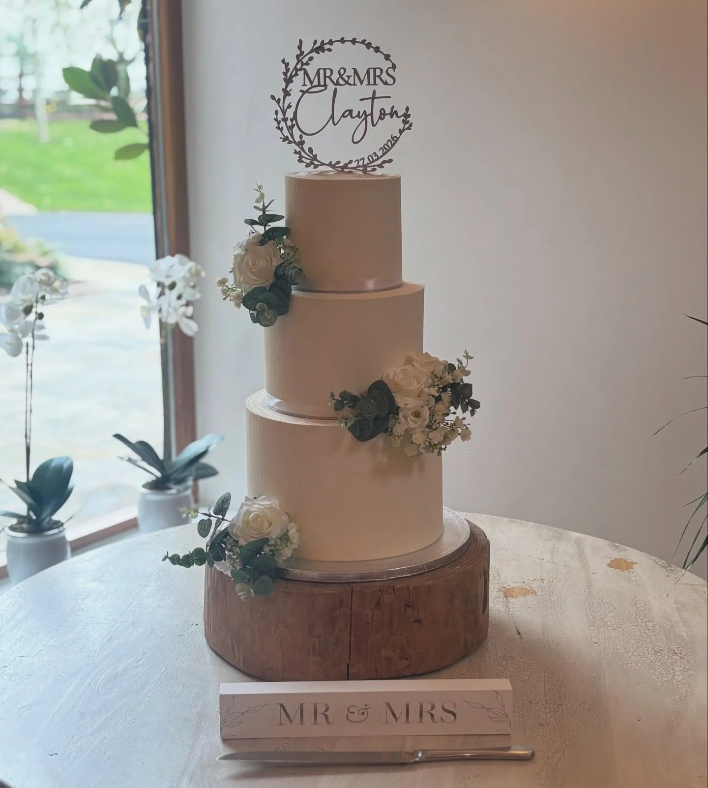 Mr &amp; Mrs Clayton 🤍

Absolutely loved making this 3 tier earlier this year 🥹🤍

The first wedding cake I made as a fianc&eacute;e myself! 🤭🥰

#francescascakecompany #cakesofinstagram #cakestagram #cake #wedding
