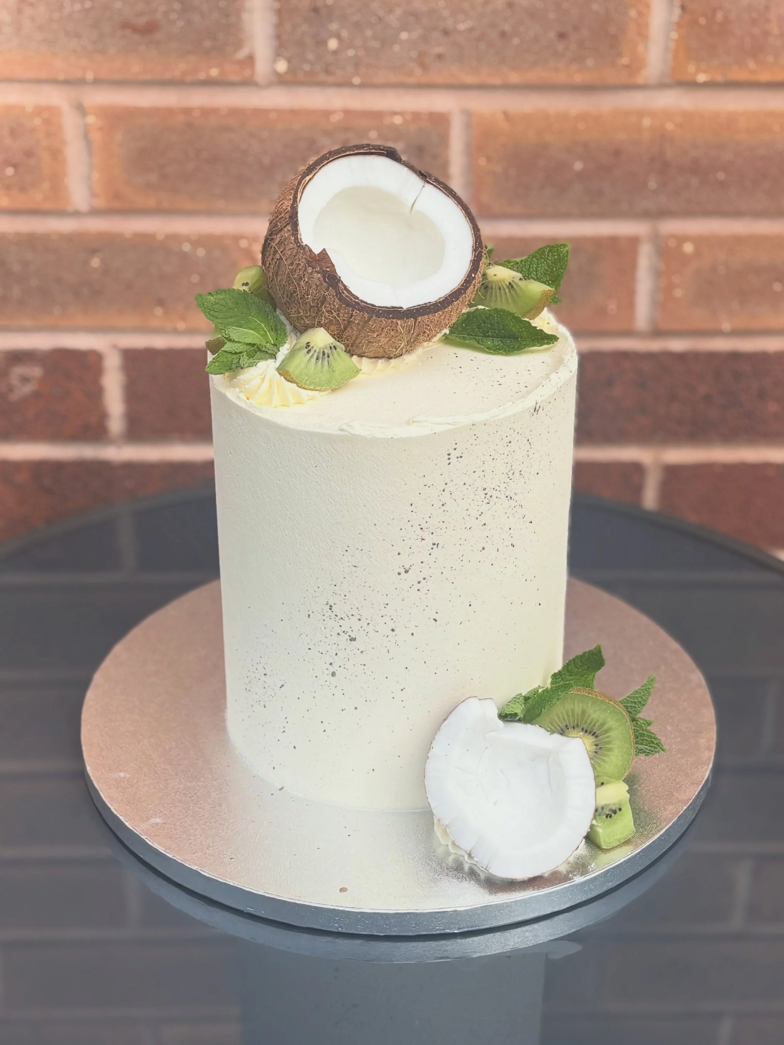 🥥🥝 
Something a bit different! I may or may not have had to google how to crack open a coconut before making this cake 🤣 I&rsquo;d not done it before 🤭

P.S this song just reminds me of Practical Magic ✨ 
Far too excited for the second film!! 🍿 