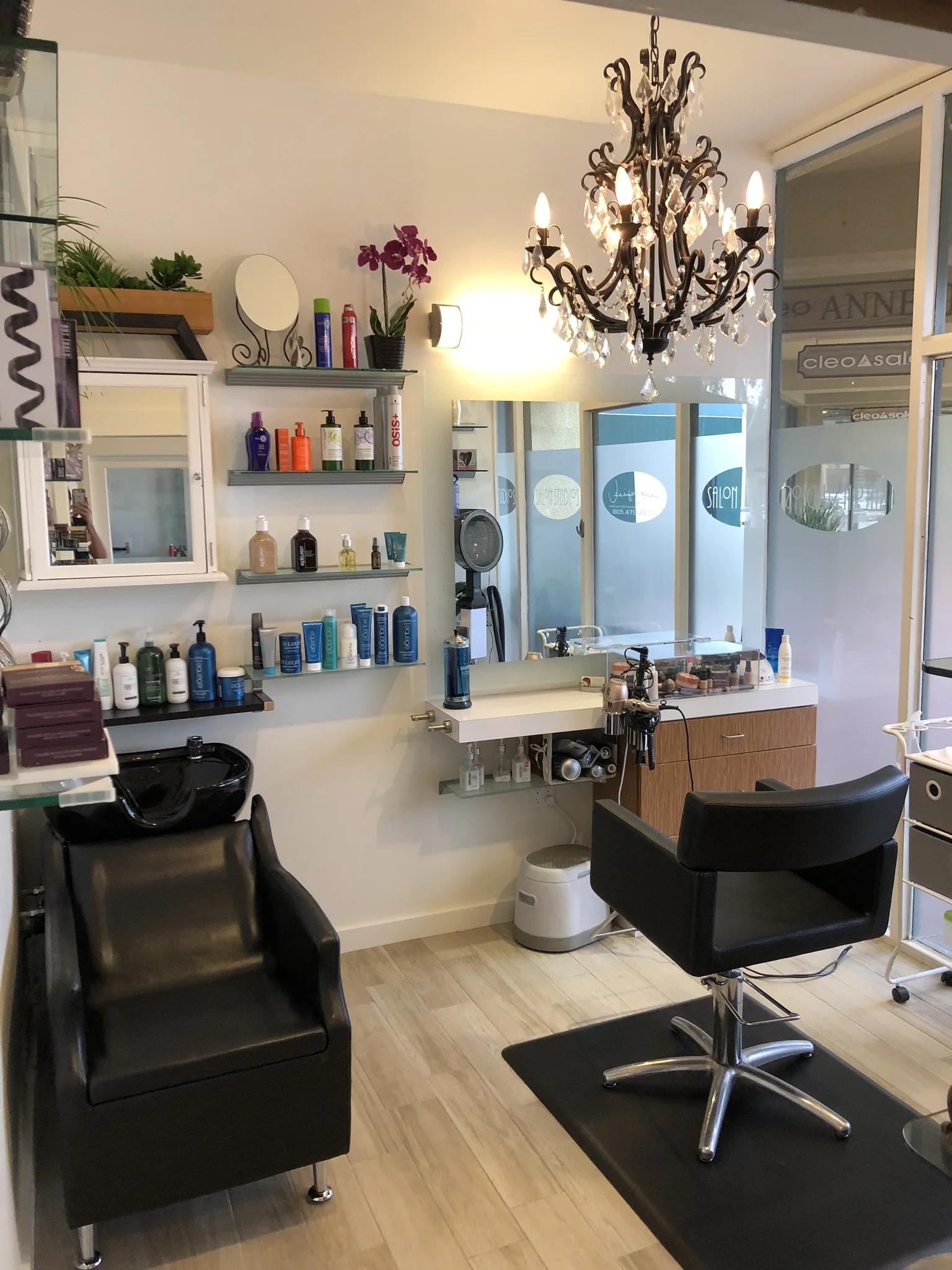 Private salon studio