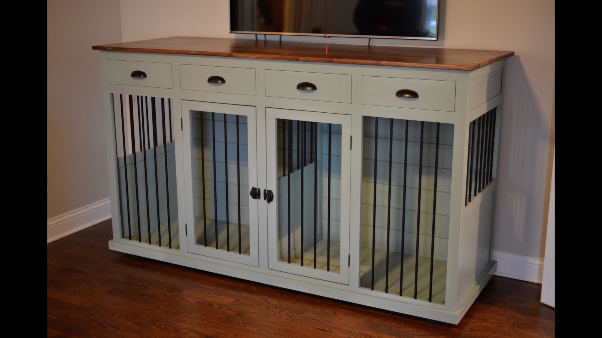 How To Build A Custom Dog Kennel Out Of The Woodwork