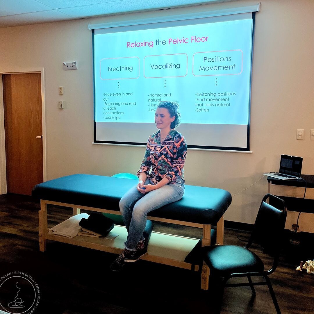 Out in the world🌎
Last week I had the opportunity to collaborate with @thetennisdc and @sarahk_nutrition to do a workshop on comfort measures at @portcitychiro 
🌱We know comfort measures for labor is my wheelhouse, and it was so great to think of n