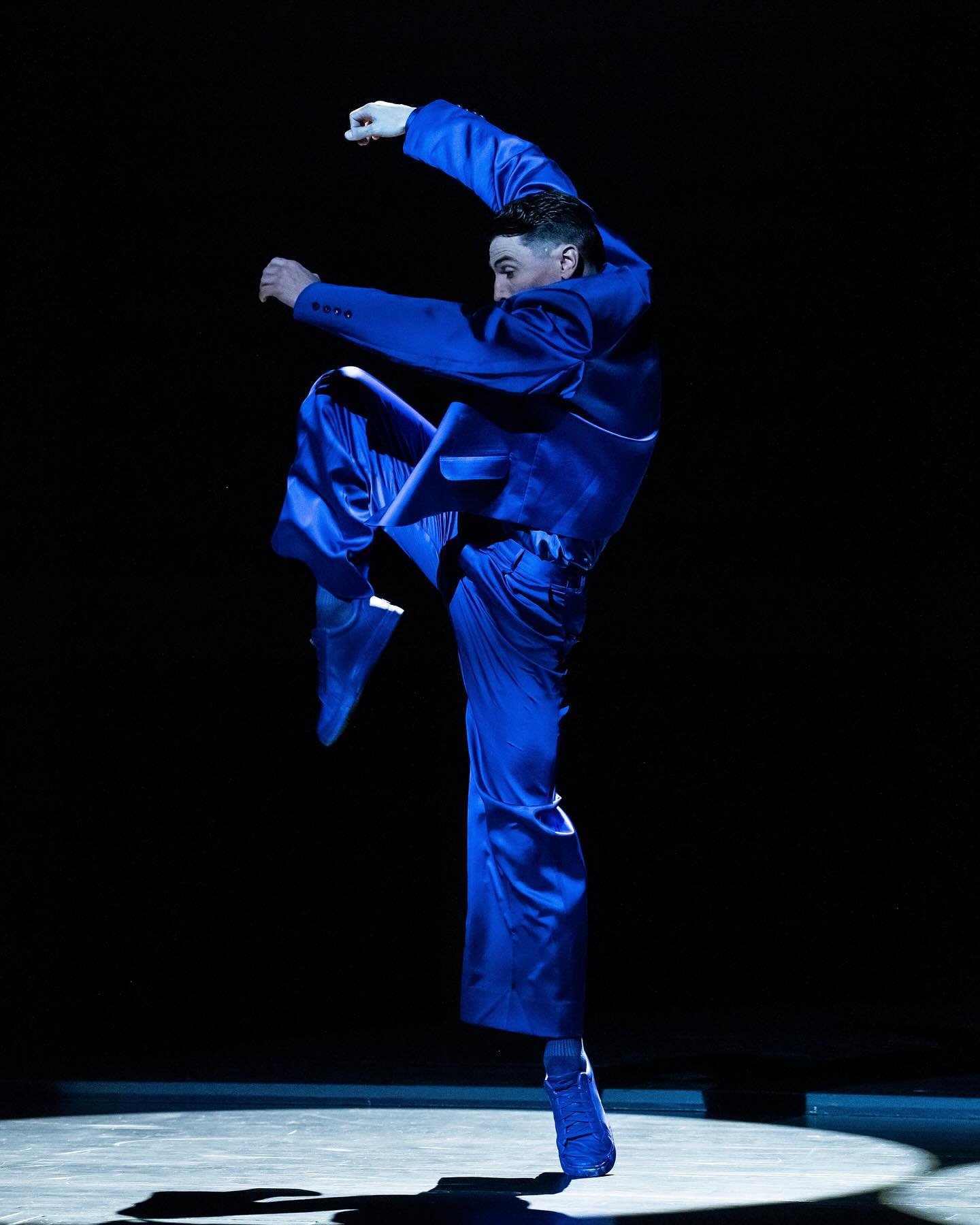 🔵Andrew Murdock, Blue Soup
Andrew and I have had the great fortune of creating together a lot over the years. He dances with Hubbard Street and is also a longtime collaborator of Aszure &amp; Artists (as dancer and stager). Seeing him in Blue Soup a