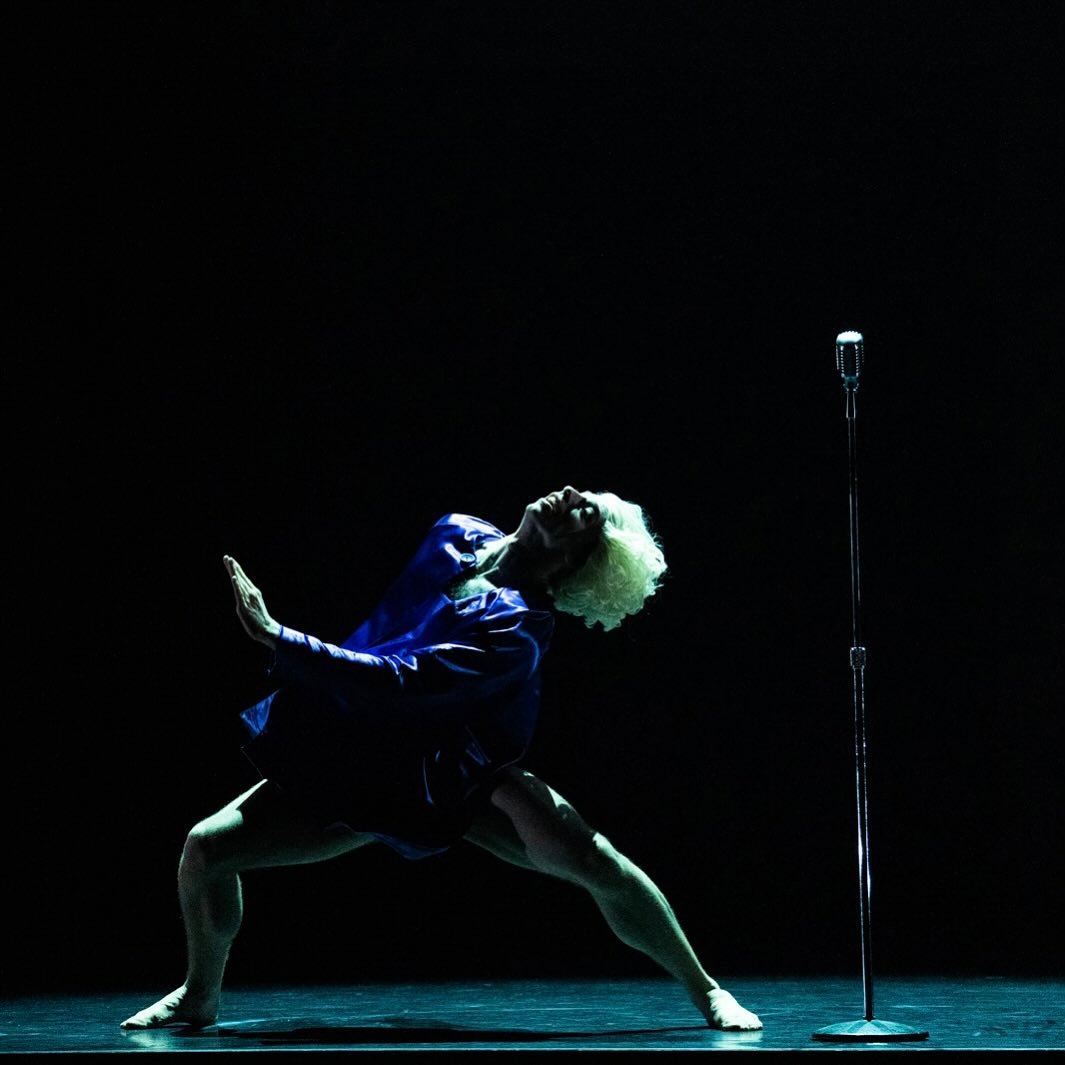 Aaron Choate in Sweet Dream, a solo from Blue Soup. (2)

Blue Soup was the first large-scale show I created with my crew, Aszure &amp; Artists, in the early 2000&rsquo;s! And it&rsquo;s now being danced by Hubbard Street Dance Chicago!

#aszurebarton