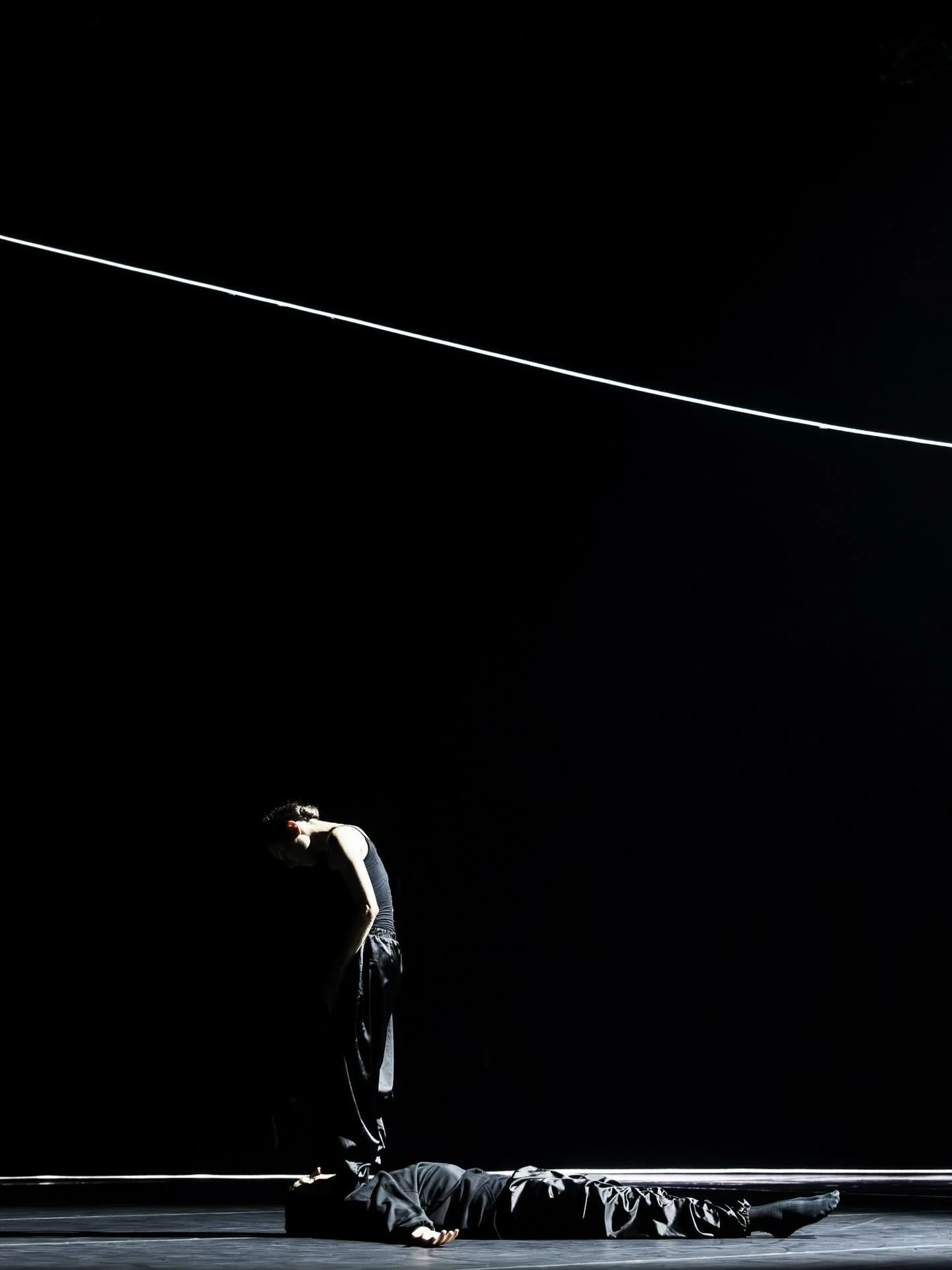 A a | a B :  B E N D
Aszure Barton &amp; Ambrose Akinmusire 
&ldquo;It&rsquo;s magical. You can&rsquo;t take your eyes off it. And you can&rsquo;t get enough of this declaration of love for being together, which continually invents new patterns to ex