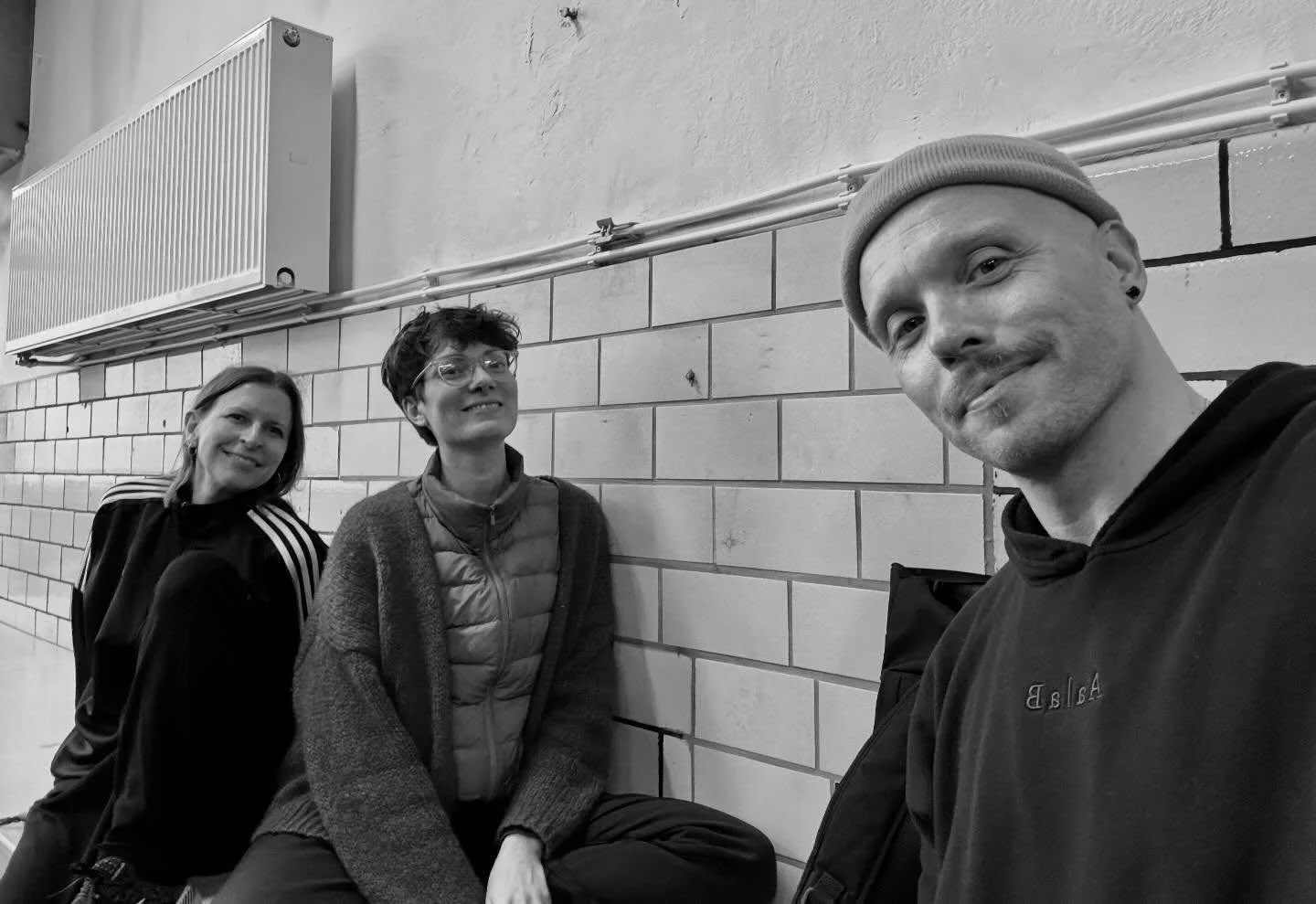 Friends that travel the distance. These two.
Carmen travelled here to witness. For the day.
And James &mdash; he&rsquo;s here helping make the insanity.

#aszurebartonandartists #collaboration #stuttgart