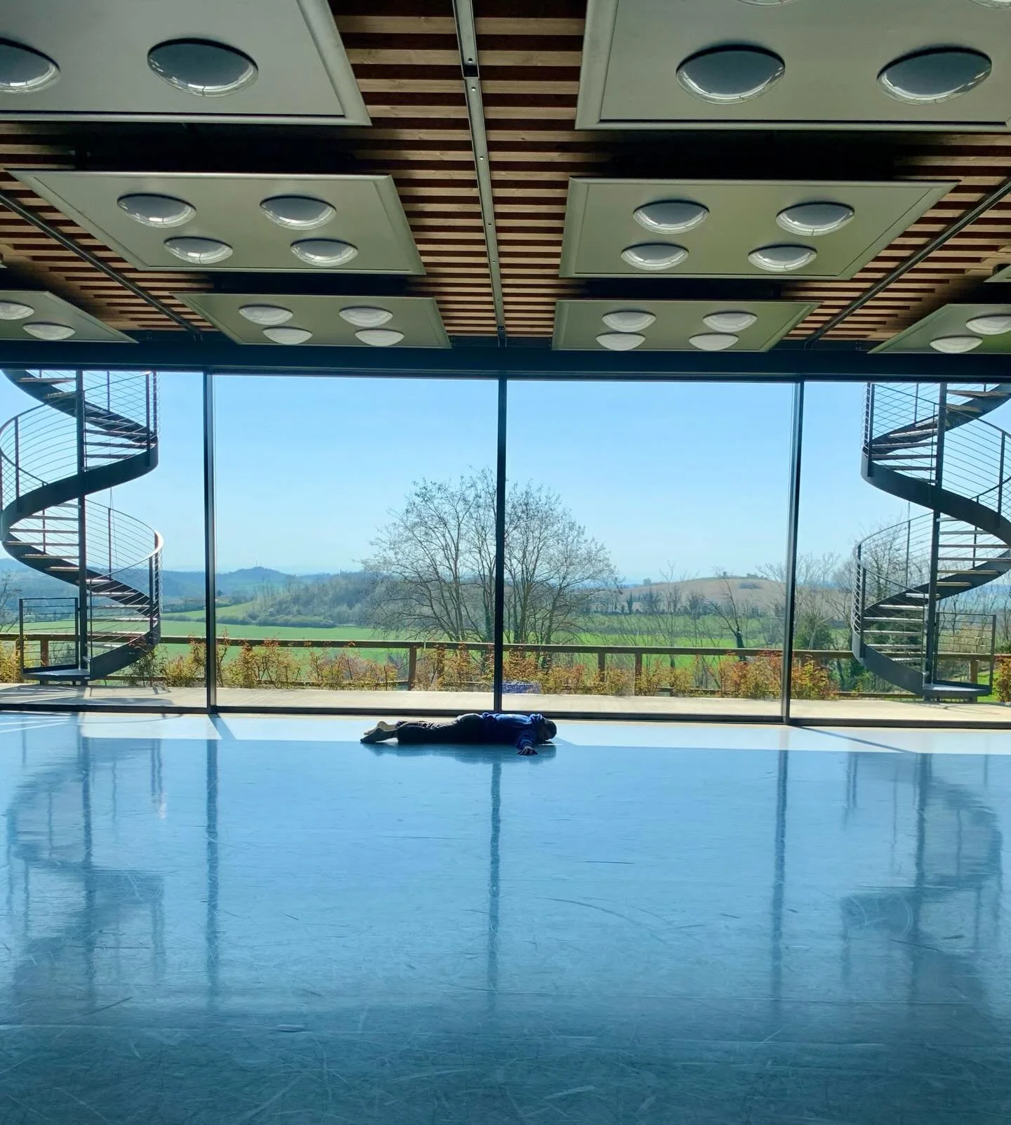 Lucky lady
Thank you Eric. Thank you Simony.
So happy to be back creating here. 
@orsolina28 @gauthierdance #aszurebartonandartists