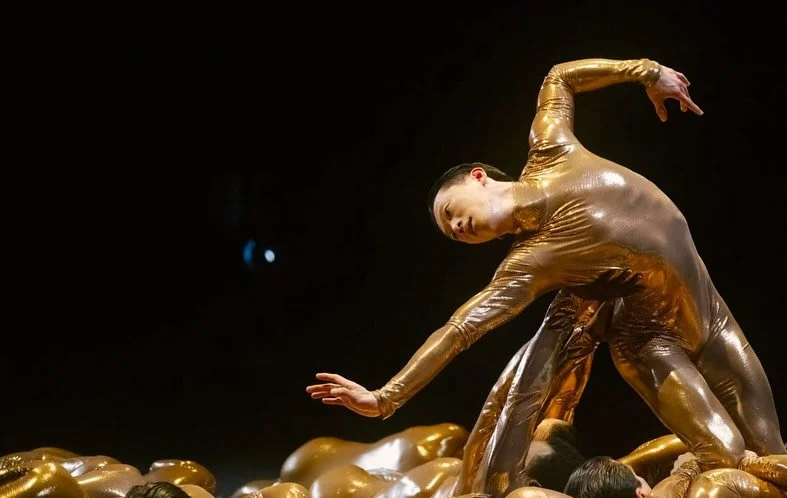 Mere Mortal - next week in SF
Music @floatingpoints 
Choreography @aszurebarton 
Production Design &amp; Visuals @hamill_industries 
Clothing/Costumes @michelle_jank 
Collaborative Assistant @the_jgregg 
Lighting @jimfrenchld 
Danced by @sfballet 
#a