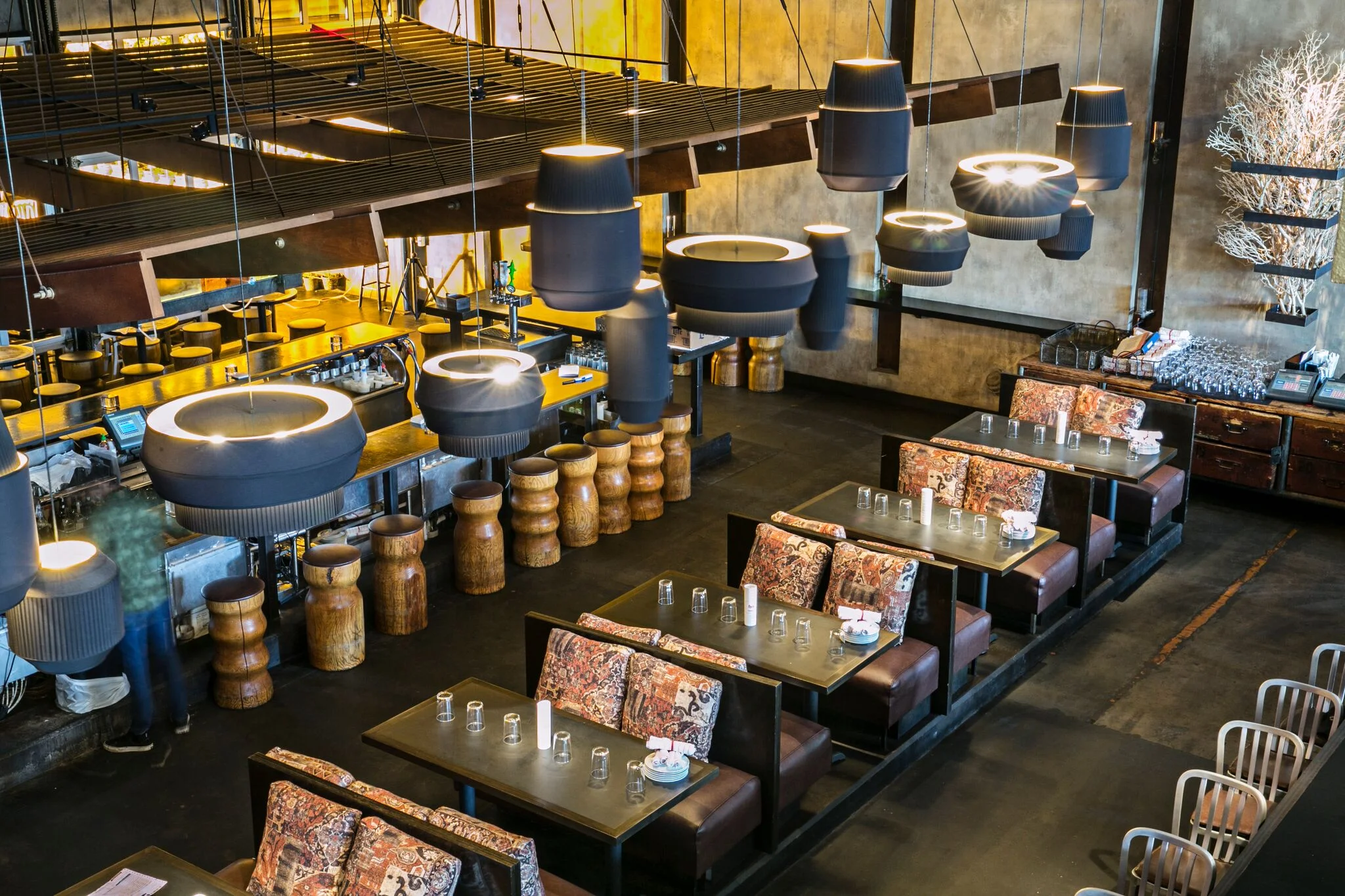 The dining room at Two Urban Licks (c) Caren West PR