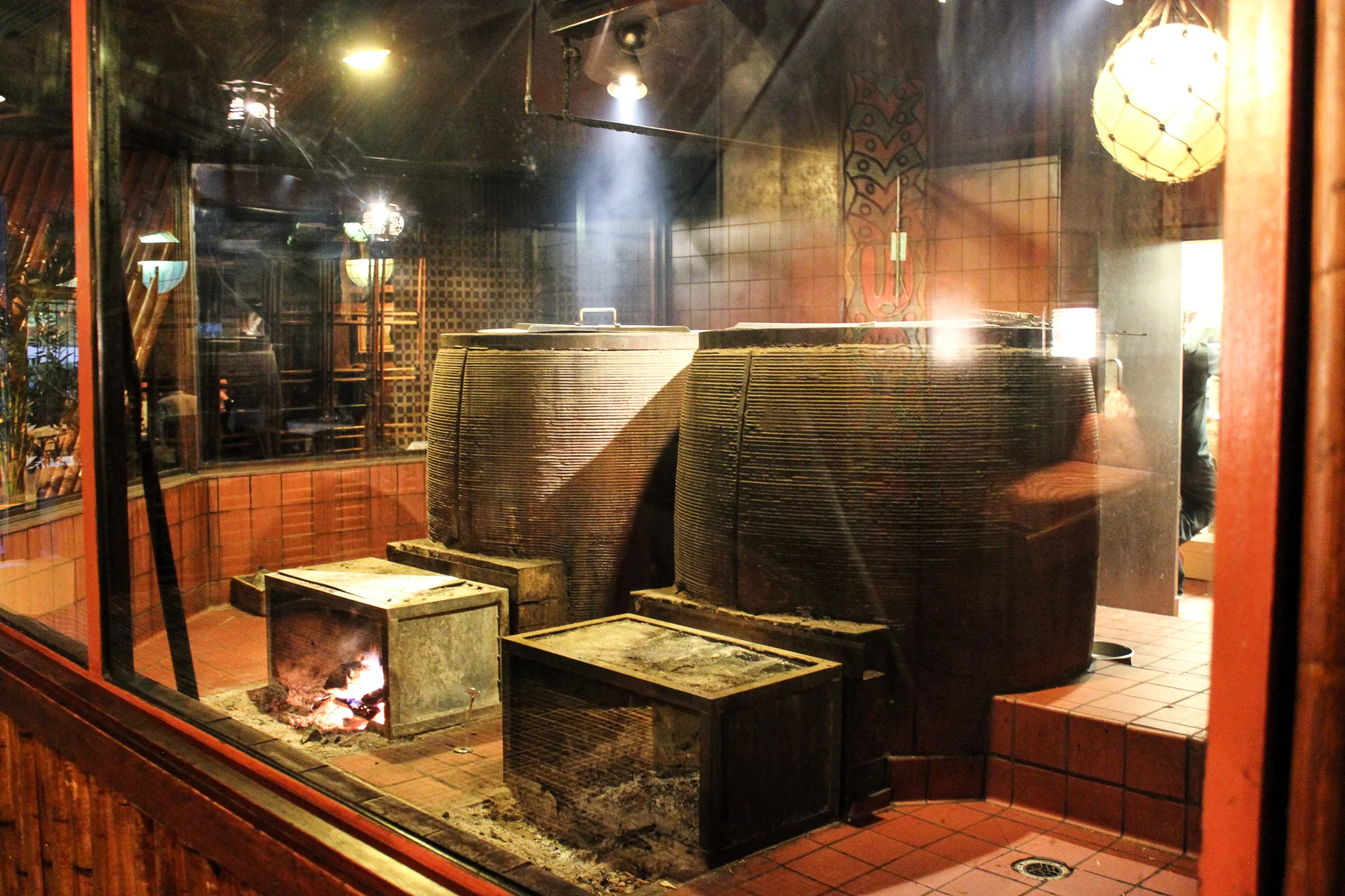 The Chinese wood-fire ovens at Trader Vic’s in Atlanta (c) Anna Lanfreschi