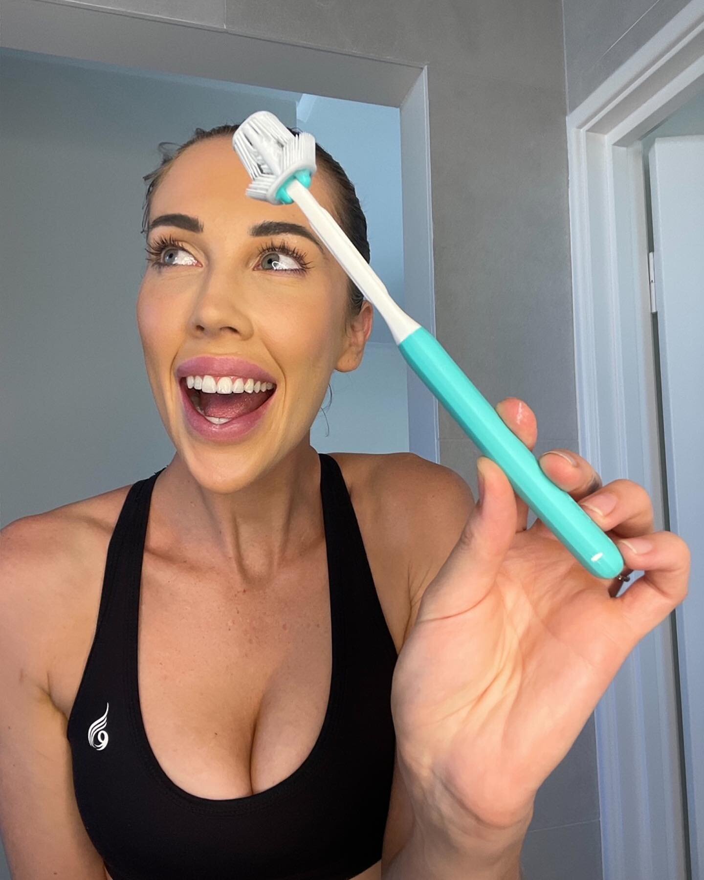 It&rsquo;s all smiles thanks to @balene.au x @beckzemek who teamed up to share this amazing new toothbrush to the Australian Market. Brushing inside and outside of the teeth at same time? Brilliant. 

#BCTsponsored