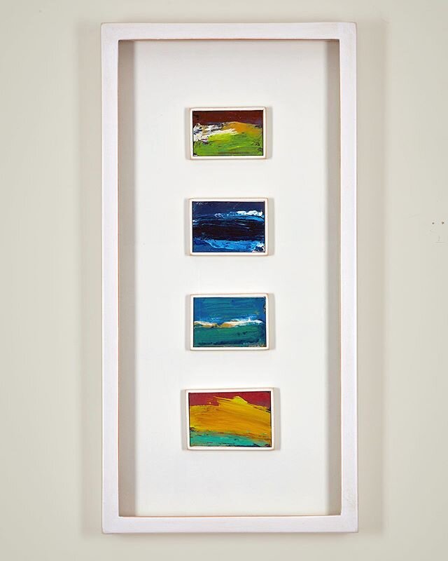 A restrained treatment for this set of 4 small oils by Phil Tyler @philip.tyler60 - each painting framed individually, sitting in a a plain gesso box frame... @simonbrownphotography #marcuswells #havilanddesigns #art #oilpainting #abstractart #decora