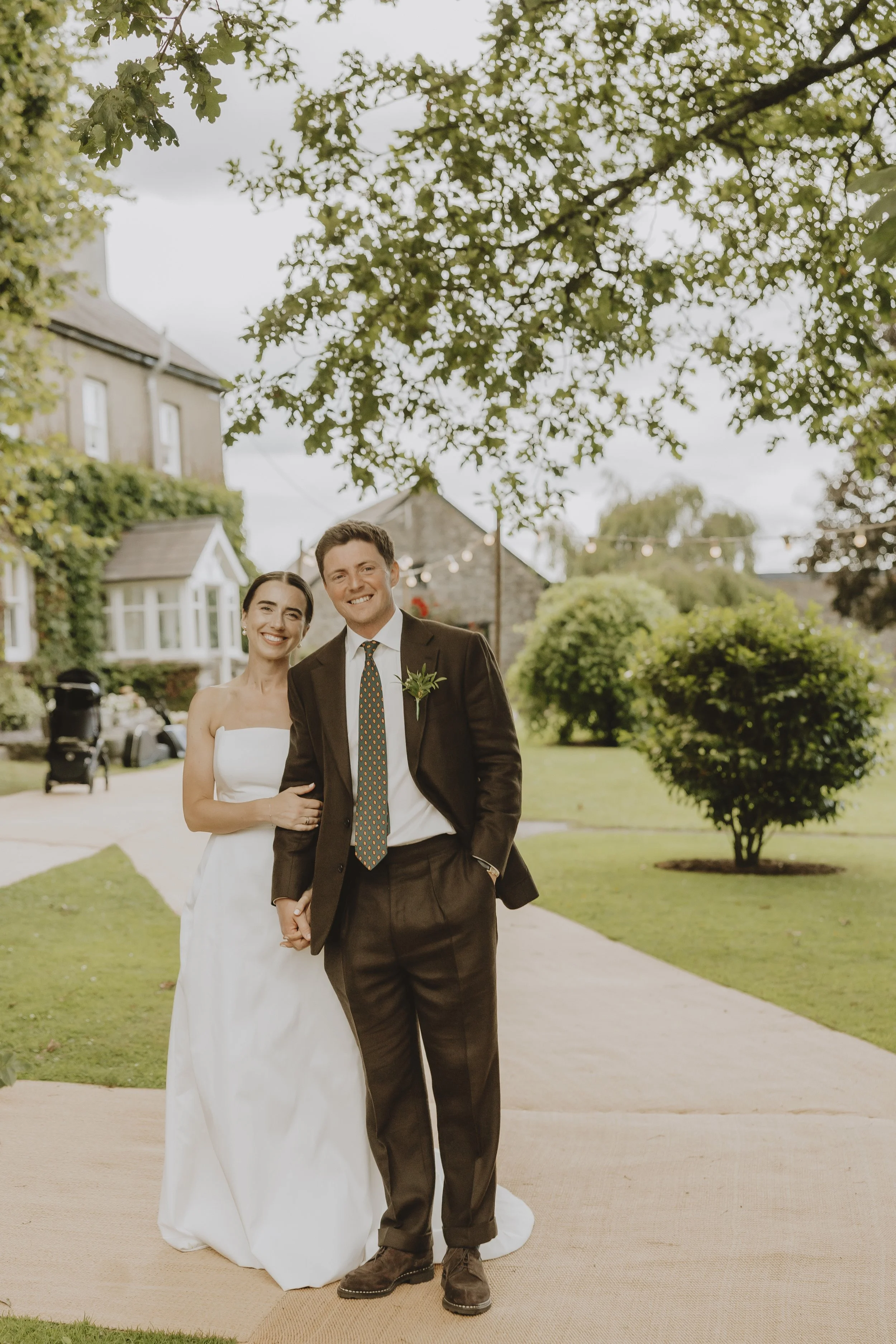 Manon&Lloyd_WeddingPreviews-41.jpg
