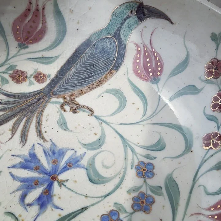 Another big pot from the latest batch of large birds. After some horrifying news of a big vase broken in the post today I was glad that this bowl has arrived safe. It is extra challenging painting on a bowl with the steep sides and generally more awk