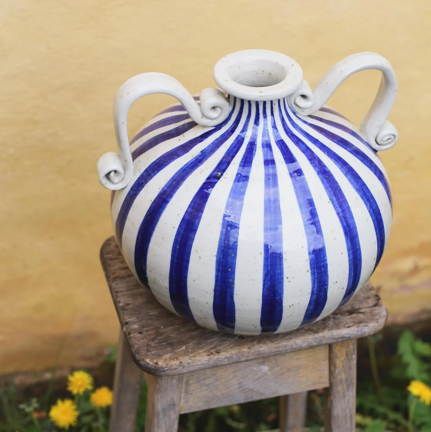 Big ol stripy boy. With handles of sass and a beauty spot to boot 

#stripes #bigvase #handles #stoneware #wheelthrown #pottery #handmade #handpainted #ceramics