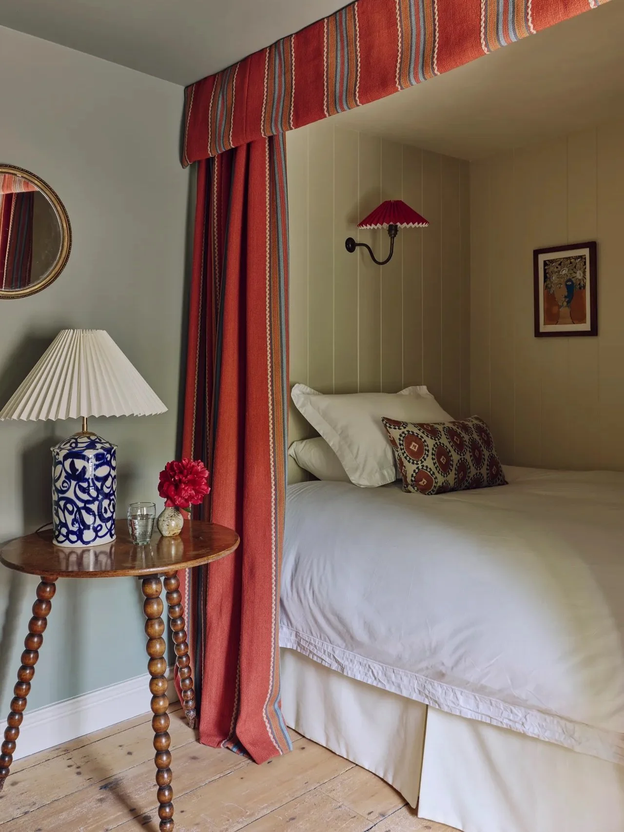 The cabin bed. Captured by @horwoodphoto and @elizabethjmetcalfe for @houseandgardenuk &mdash; full story in my bio.

I left the &lsquo;cabin bed&rsquo; room till last. I took a 6 month break from the reno work to save up some money and energy for th
