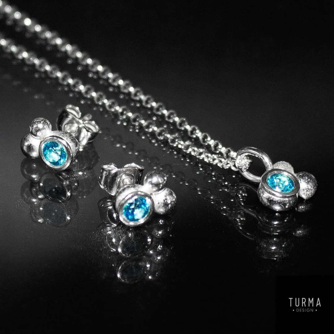 Lets hope that next year 2021 brings more Colors into our lives. Happy New Year 💙🖤! 

Unique set BUBBLES of silver with  topaz.

#turma_desing #uniquedesign #uniquejewelry #silver #blackenedsilver #black #grim #grimjewelry #dark #darkjewelry #gothi