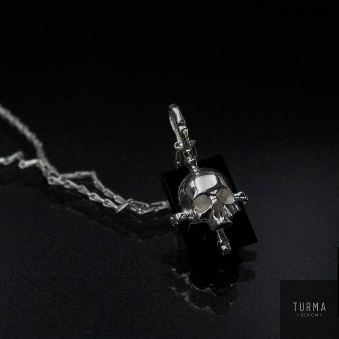 Unique skull pendant POST MORTEM II. Silver with onyx. DM for more info for this cross style pendant.

#turma_desing #uniquedesign #uniquejewelry #silver #black #grim #grimjewelry #dark #darkjewelry #gothic #gothicjewelry #finejewelry #handmade #skul