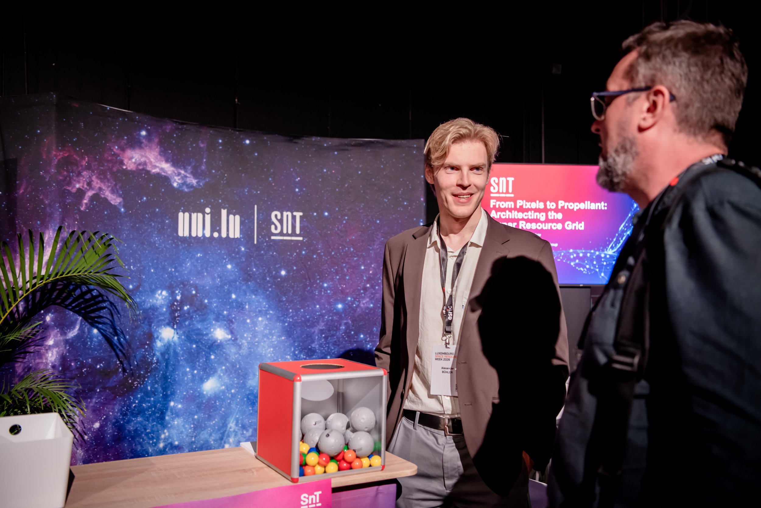 4may-SpaceResourcesWeek26-byLugdivineUnfer-33.jpg