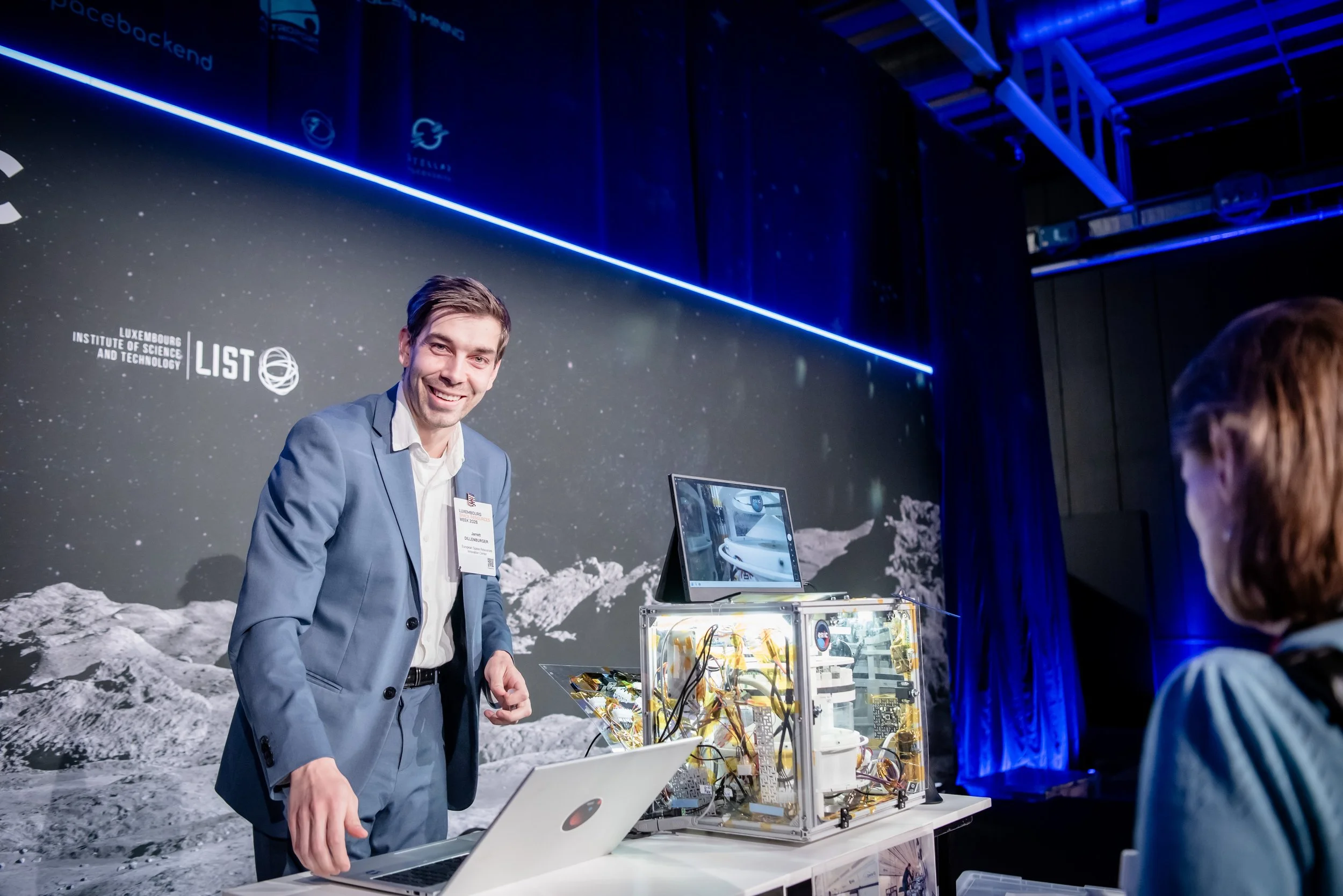 5may-SpaceResourcesWeek26-byLugdivineUnfer-466.jpg