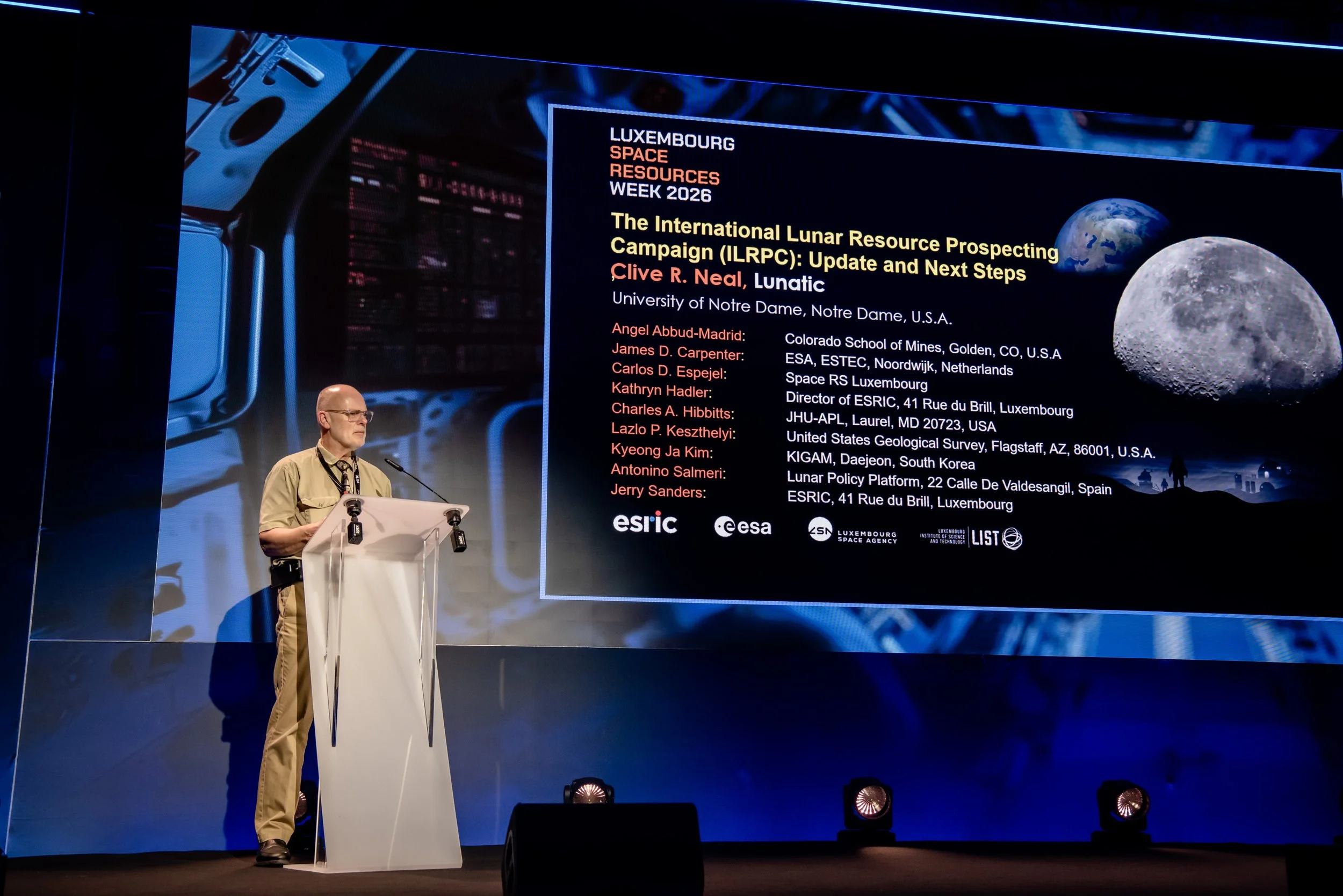 6may-SpaceResourcesWeek26-byLugdivineUnfer-38.jpg