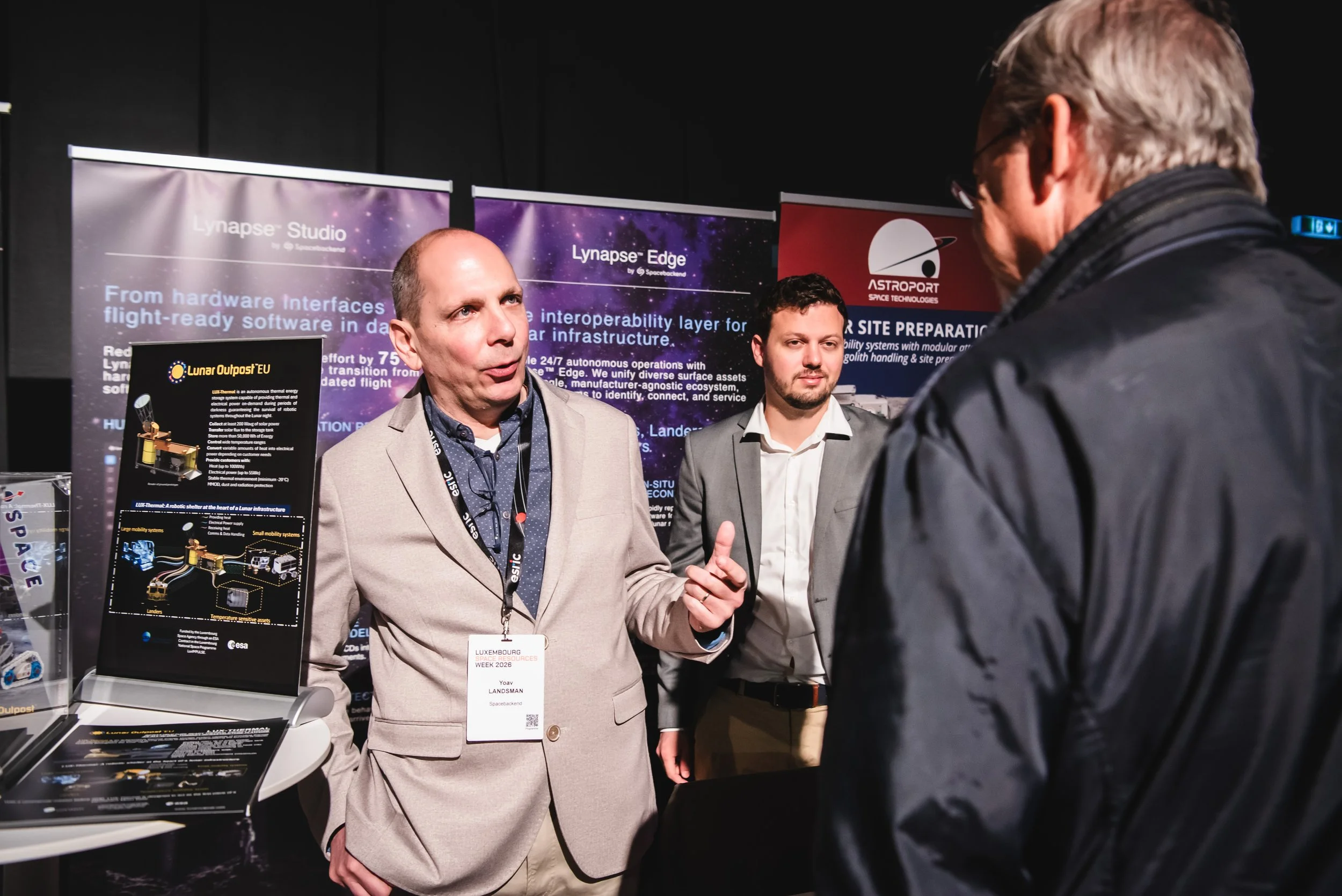 6may-SpaceResourcesWeek26-byLugdivineUnfer-160.jpg