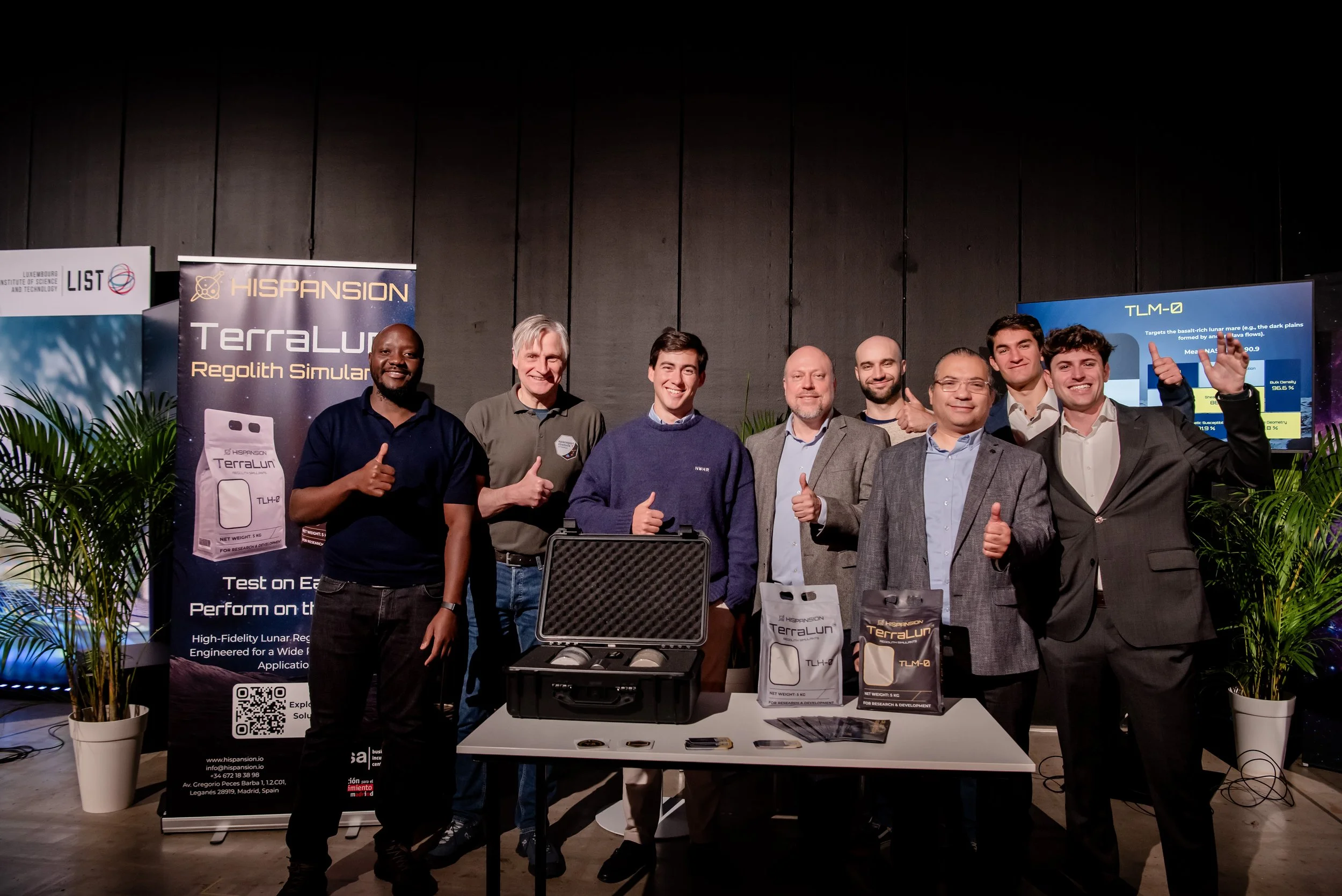 7may-SpaceResourcesWeek26-byLugdivineUnfer-100.jpg