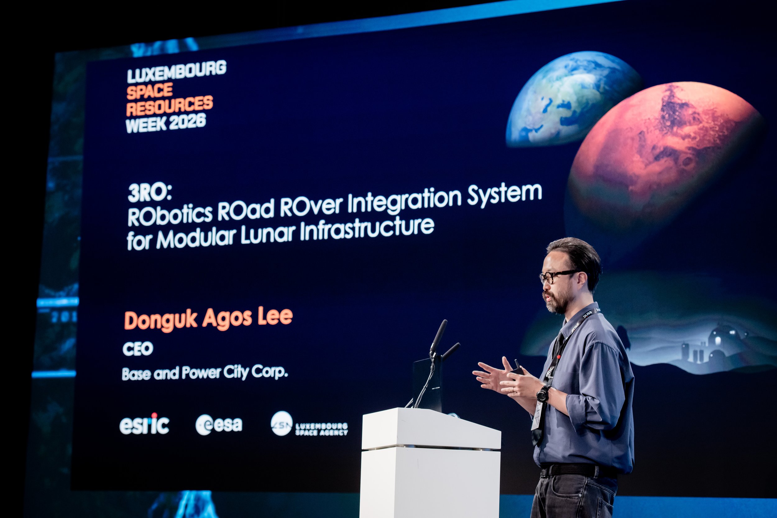 7may-SpaceResourcesWeek26-byLugdivineUnfer-292.jpg