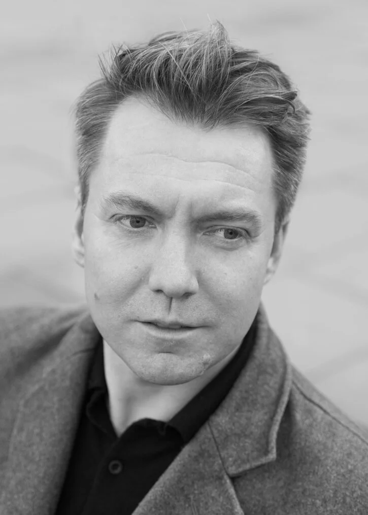 (Anthony Cartwright)