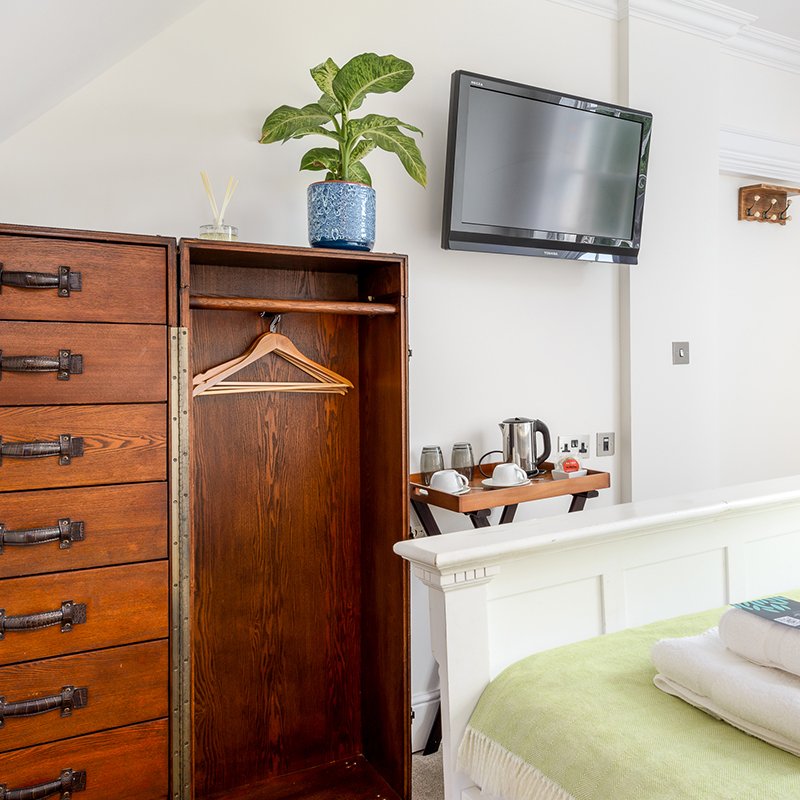 room 10 facilities the retreat new forest.jpg