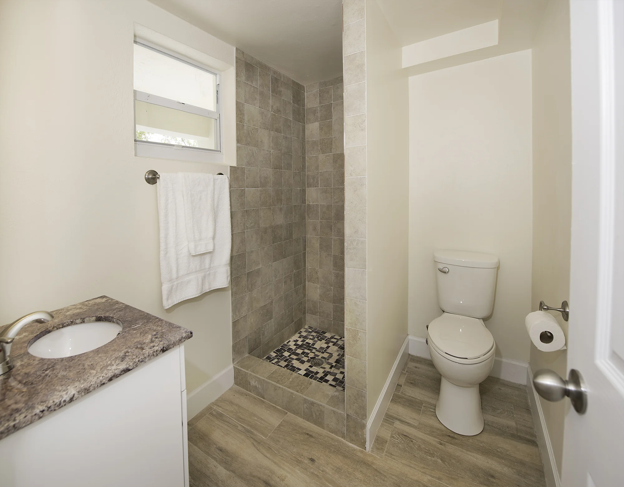 bathroom4.jpg