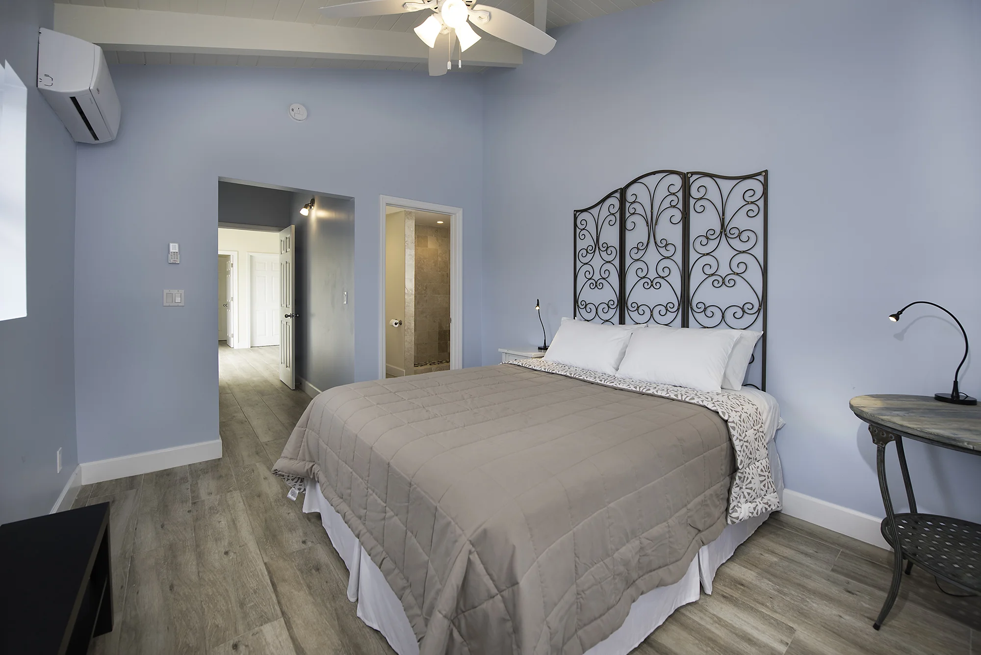 bedroom2.jpg