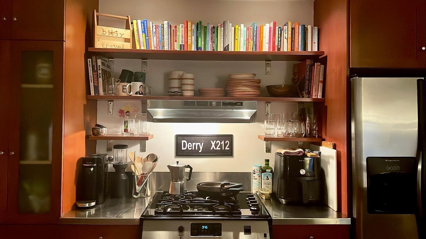 Not done here yet, but I am obsessed with my kitchen and the Derry bus stop sign I got a few weeks back. 🇮🇪