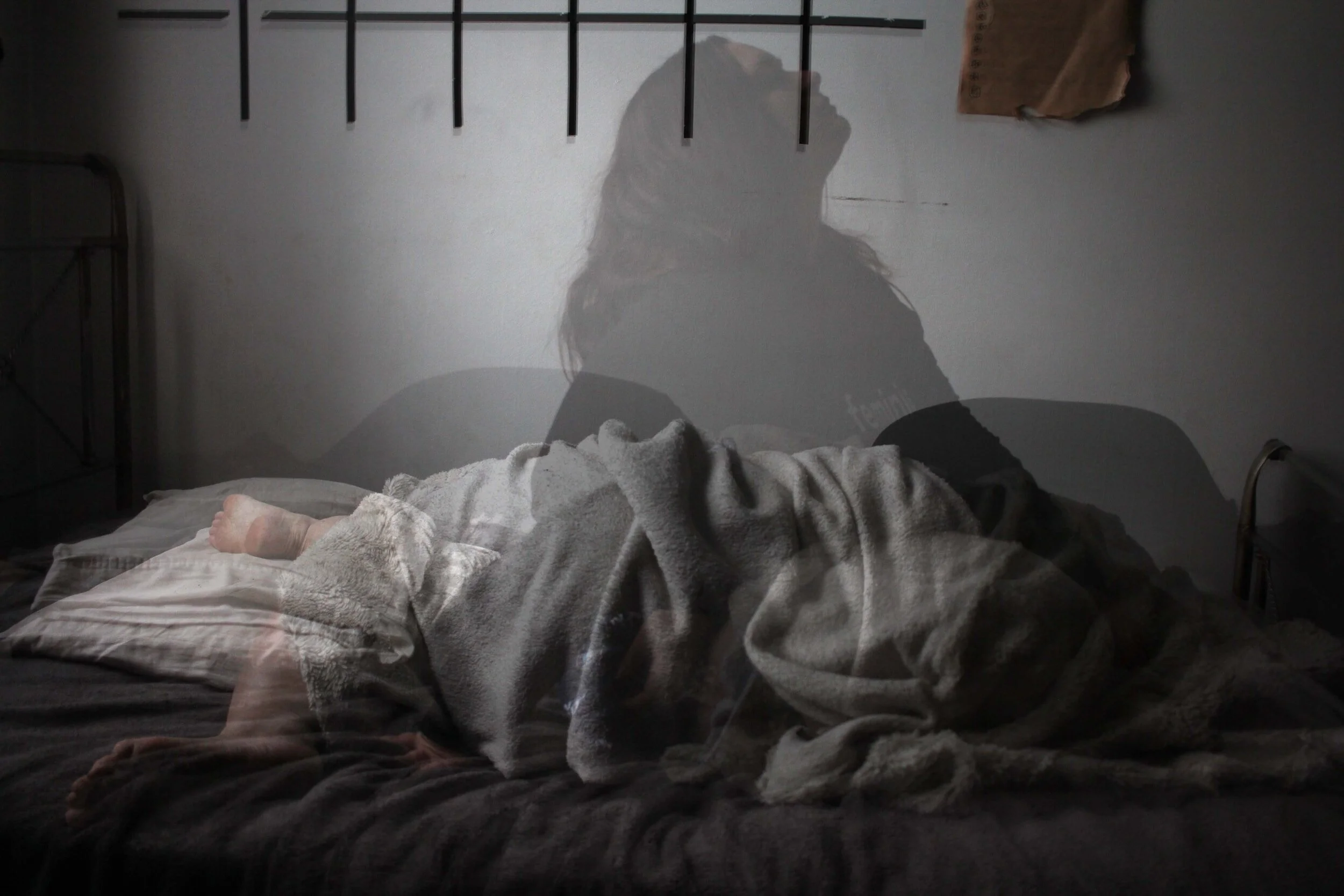 Exploring the Science Behind Insomnia Relief: Hypnosis, Hypnotherapy, and the Regressive Release Method