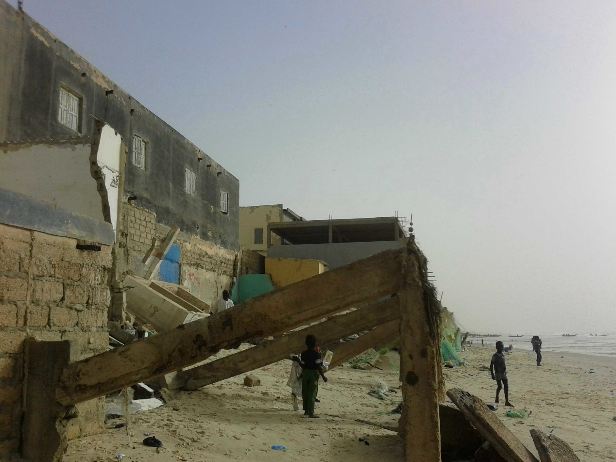  Coastal erosion in Guet Ndar, Senegal (2017) / Credit to Emily B. N’Dombaxe Dola. 