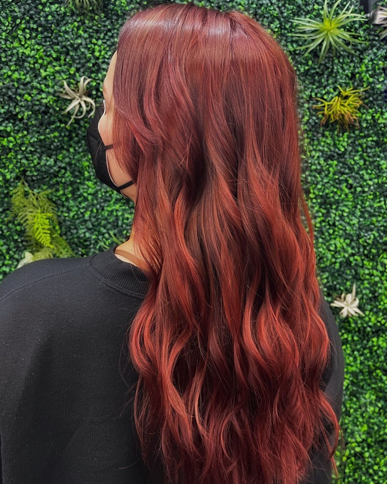 no bleaching required for this beautiful red! thanks Sarah! ❤️&zwj;🔥❤️&zwj;🔥
&bull;
&bull;
&bull;
&bull;
&bull;
&bull;
#redhair #urbanfringe #nc #salon #stylist #lovewhatyoudo #paulmitchellsalons #chapelhillsalon #colortransformation #pulpriot #ami