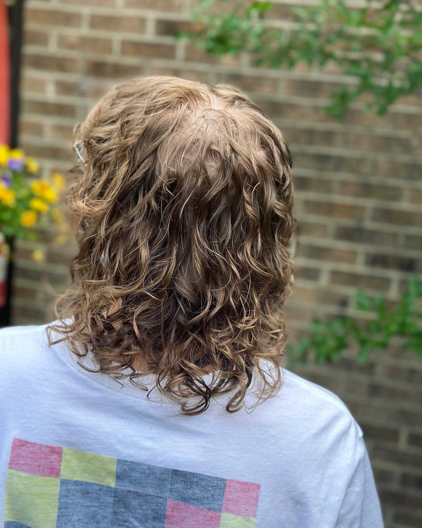 Embrace your curls, they are apart of you! 

#curls #cutlyhair #curlyhairsalon #chapelhill chapelhillsalon #urbanfringe #urbanfringesalon #lovewhatyoudo #devacut #devacurl