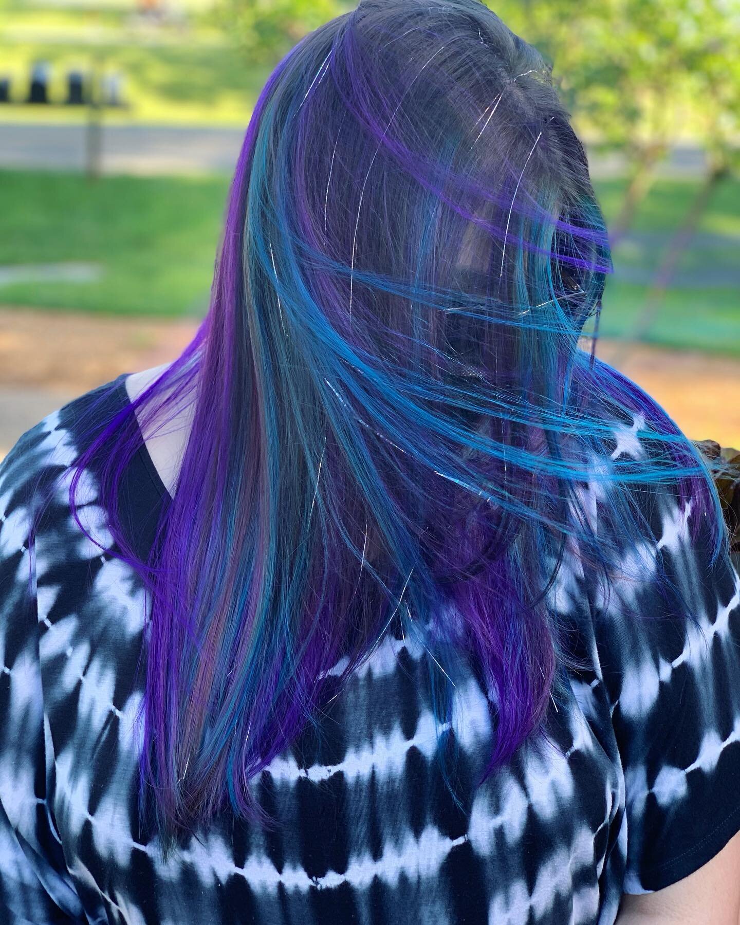 Mystical and stunning 💜🦄💙🦋

#urbanfringe #urbanfringesalon #hairstylist #chapelhill #chapelhillsalon #alt #altsalon #purple #purplehair #blue #bluehair #fairyhair #silverfairyhair #unicornhair