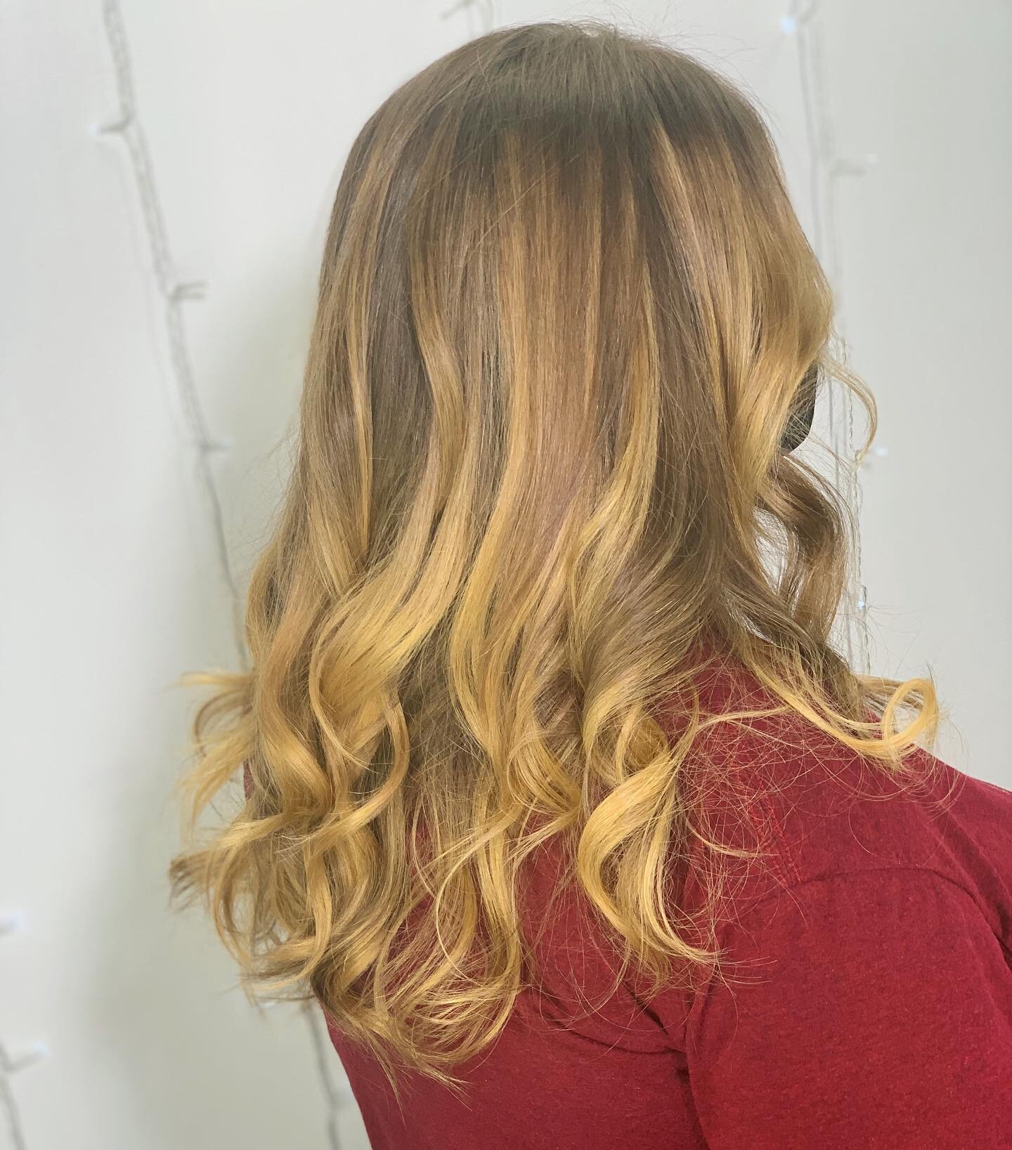 I know I am not suppose to have favorites, but this lovely lady has always been a joy to work with. Today she in trusted me with her FIRST color service ever! Added a lovely glow to match her person. 💕

#salon #urbanfrigesalon #chapelhill #chapelhil