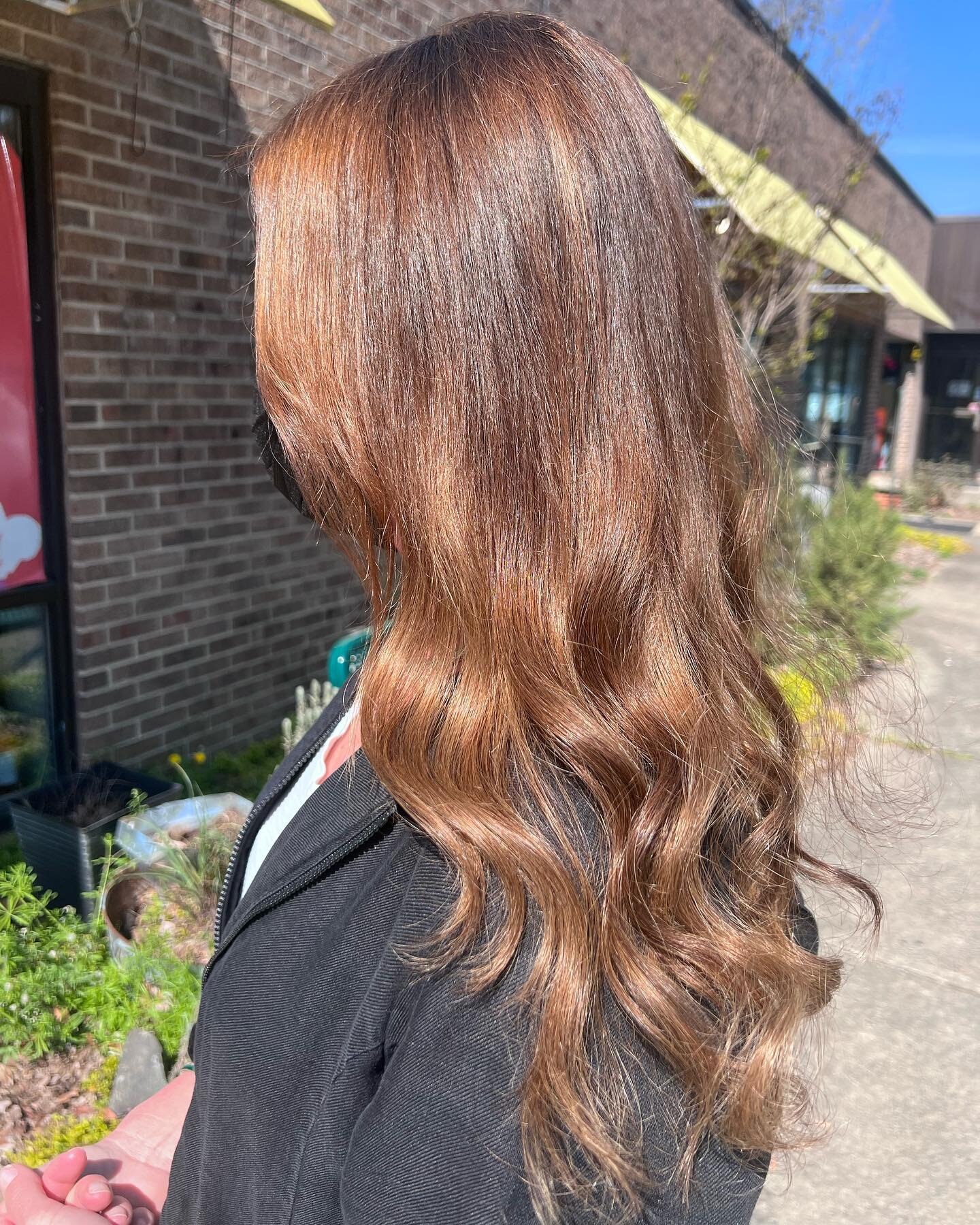 Still can&rsquo;t get over these @hairdreamsusa Laser Nano Extensions!  You would never know they were there and she&rsquo;s on week 6 with plenty of time to go before her next bump up! 😍