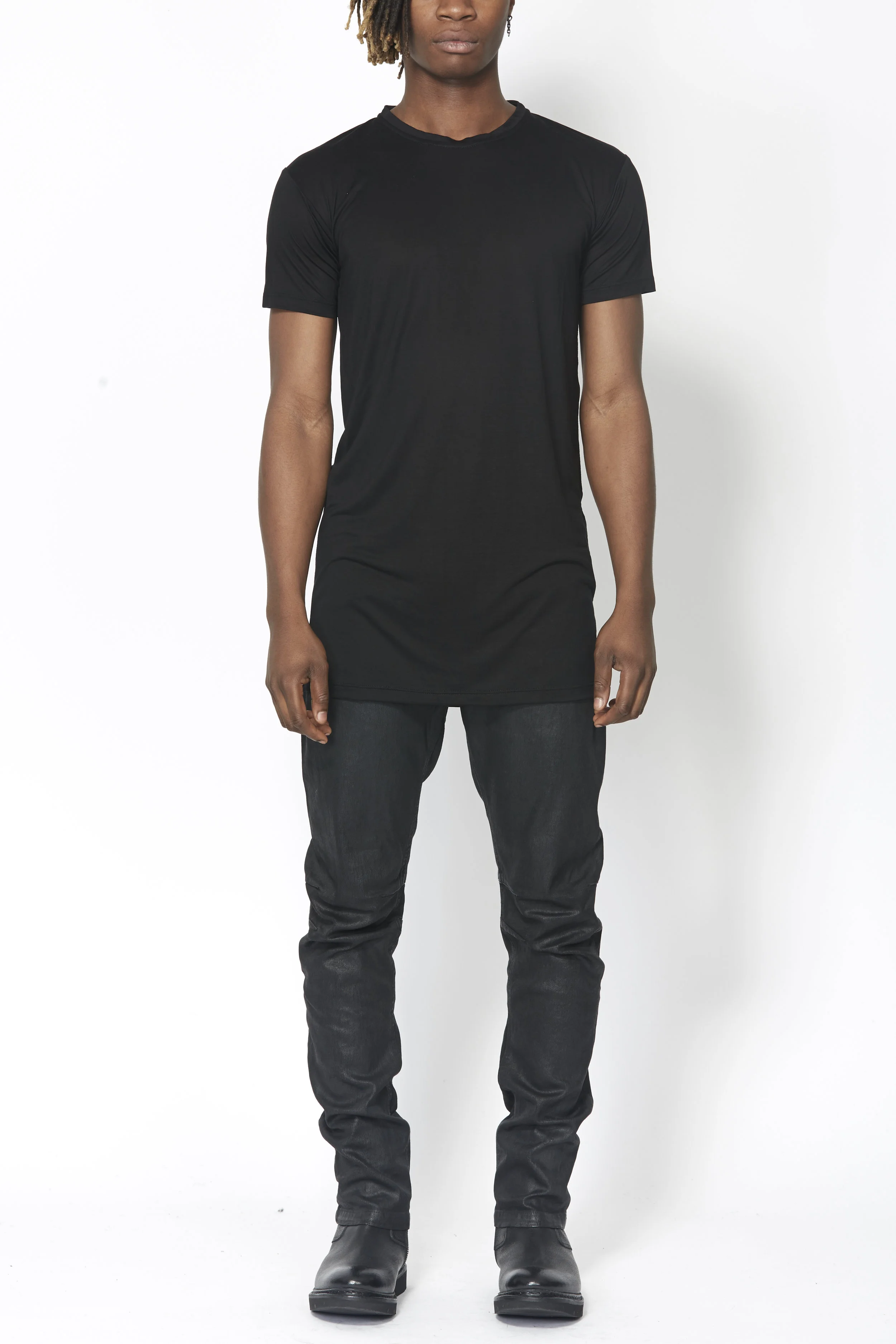LLAW2017_LLX01_BLACK_ENNOM_TEE_02.jpg