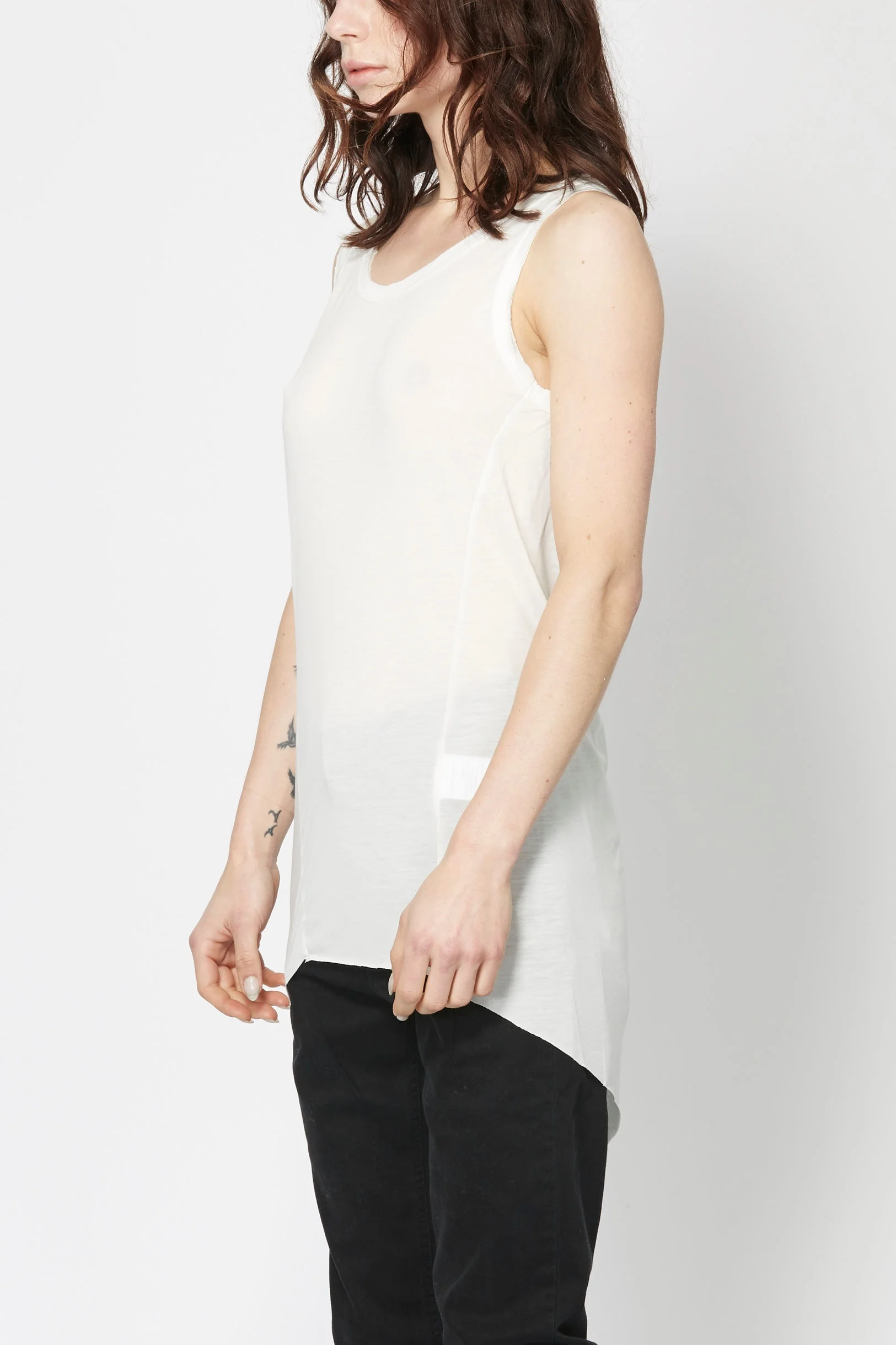 LLAW2017W_TOP04_WHITE_SLIM_TOP_01.jpg