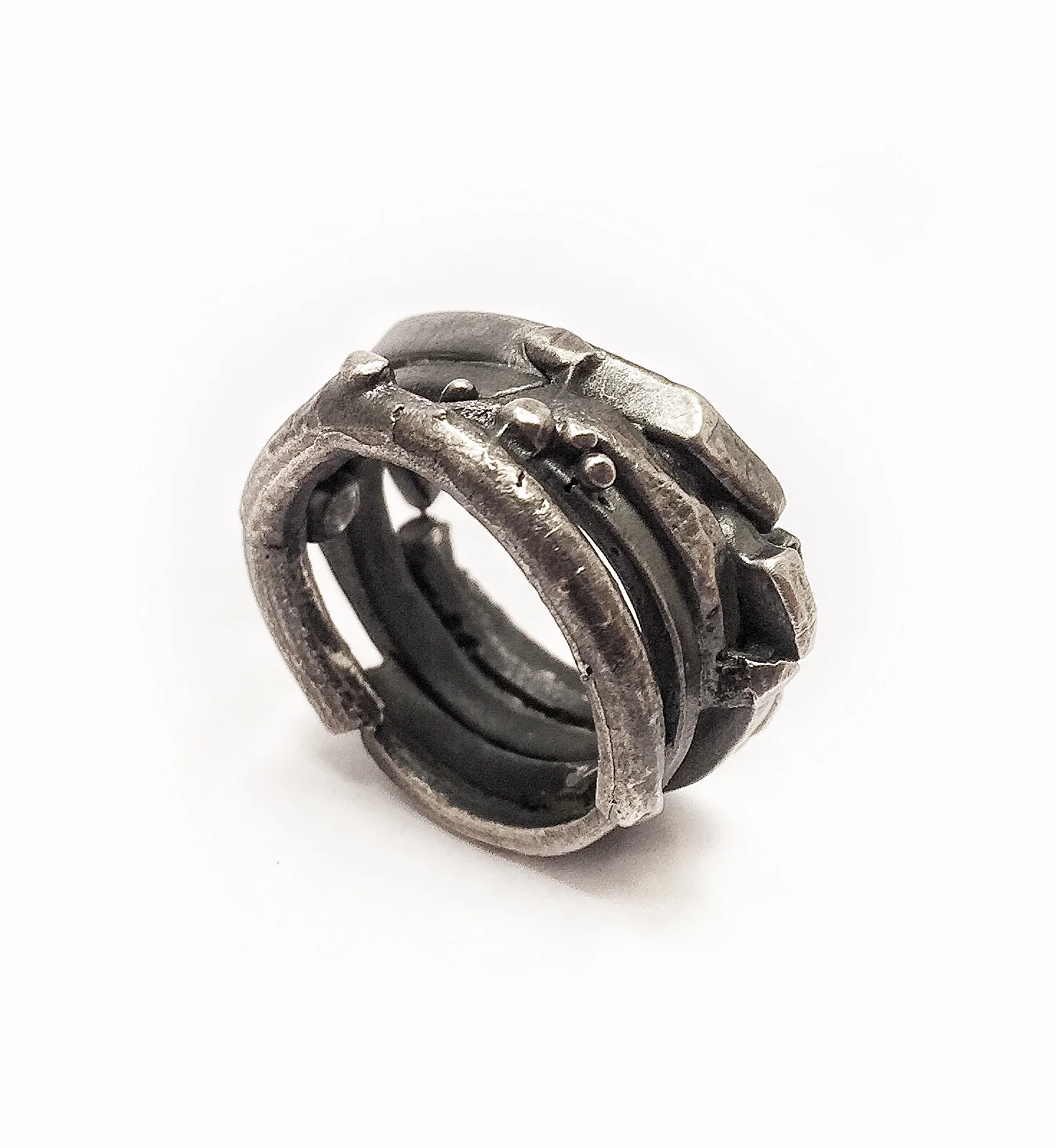 SHADOW ILLUSION RING _1.jpeg