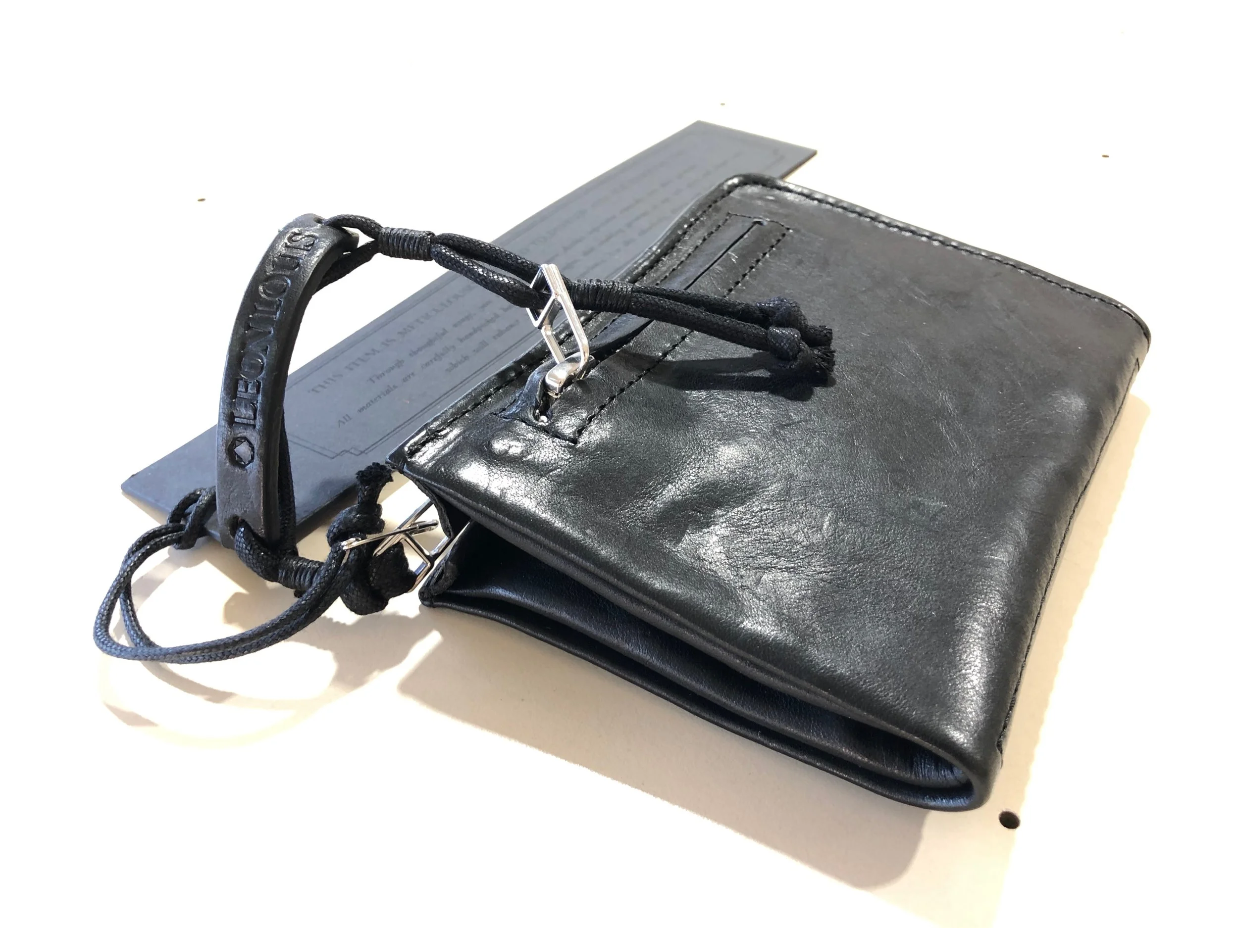 LLSS19M-ACC03-Zip-Wallet-Black-03.jpeg