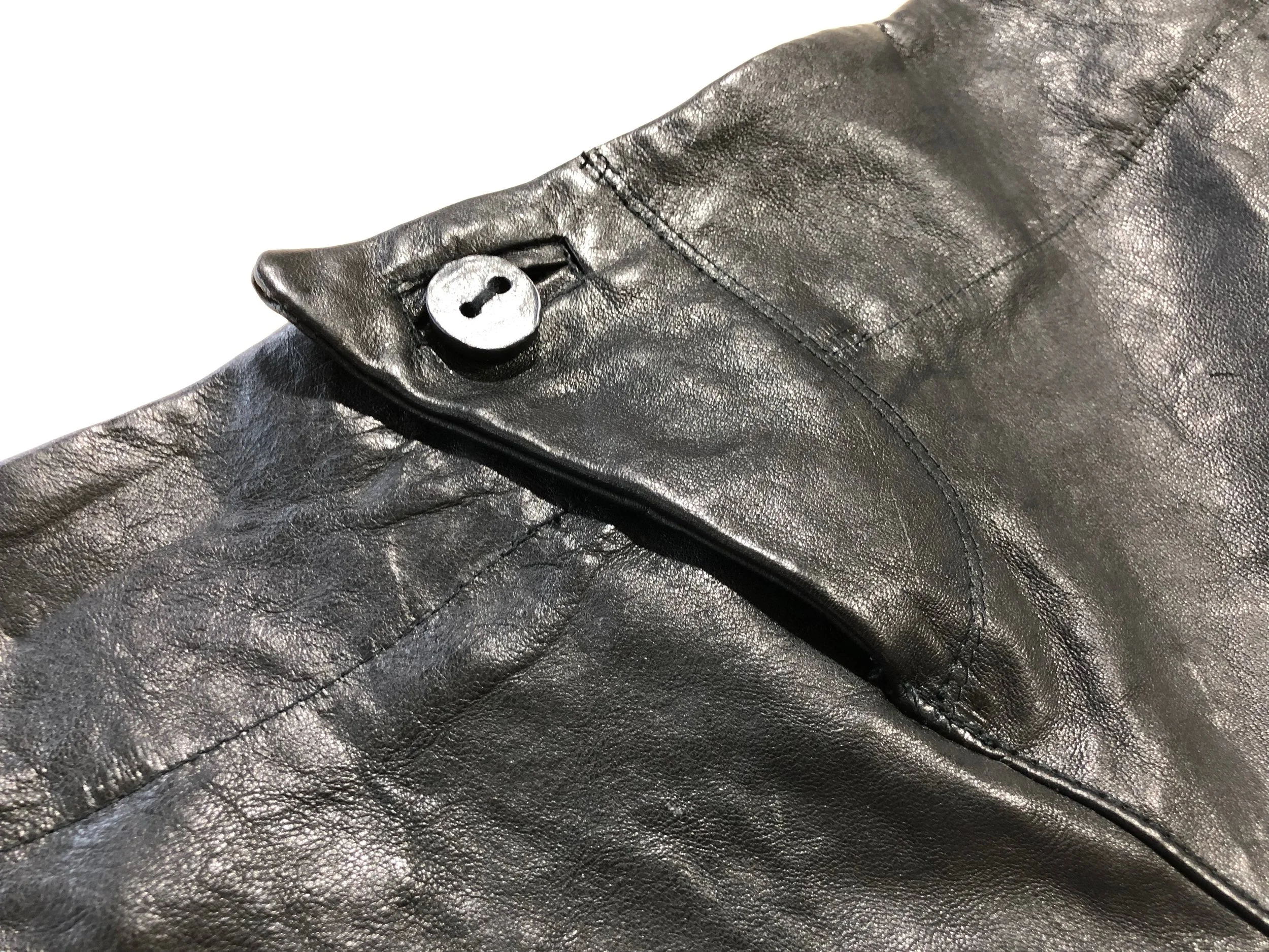 LLSS19M-SHS04-Snap-Leather-Shorts-Black-04.jpeg