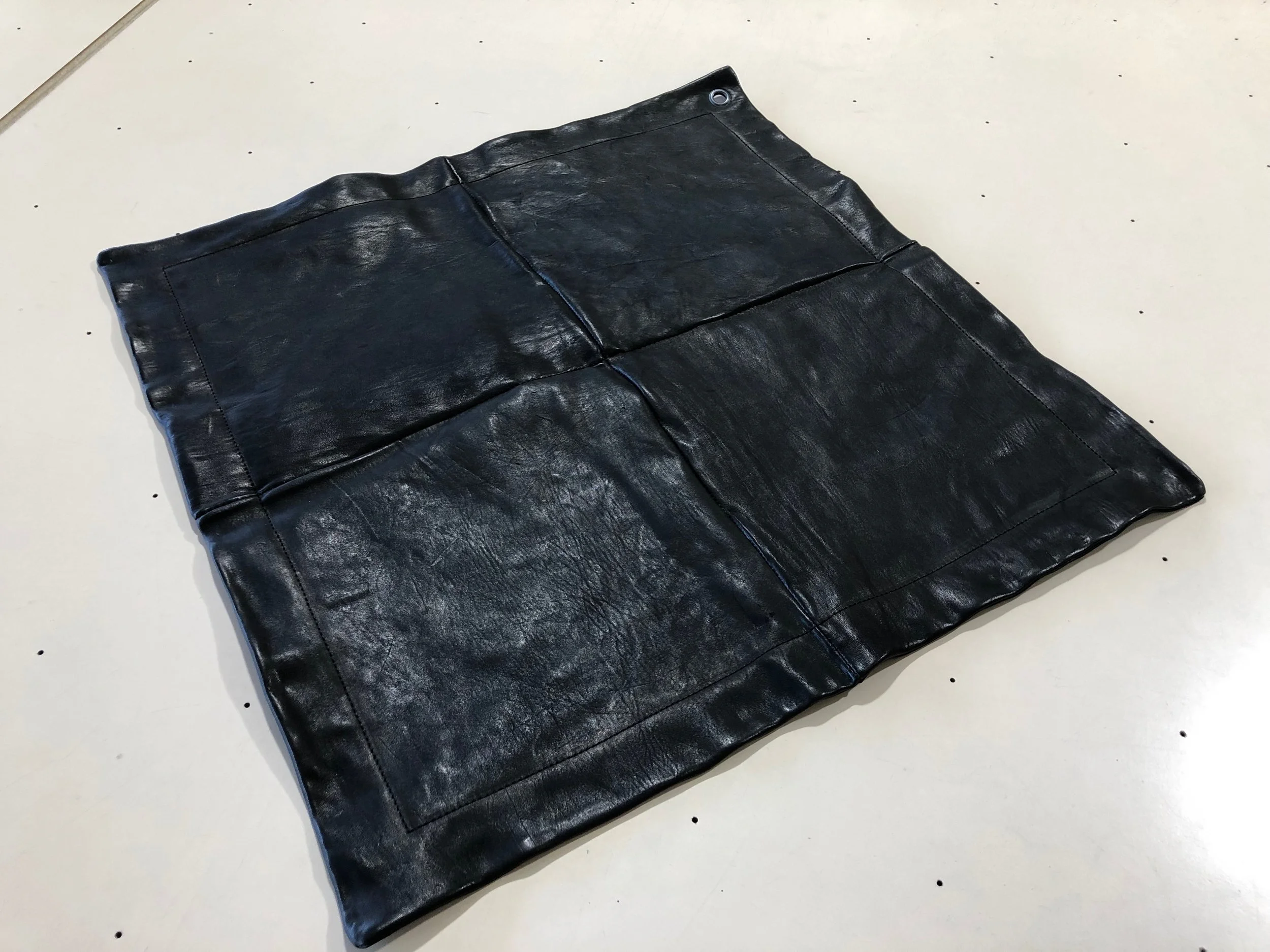 LLSS19U-ACC05-Leather-Pillow-Sham-03.jpeg
