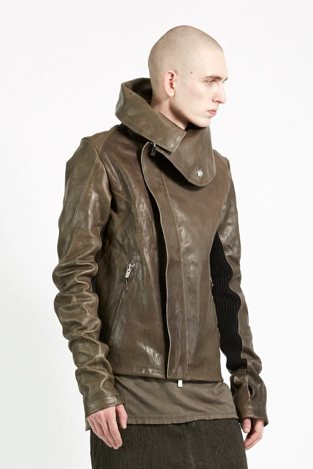 LLAW18M-JKT05_ILLUMINARE_zip+collar+leather+jacket_charcoal_9583.jpg