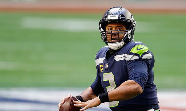 Russell Wilson’s ‘camp’ needs to cut out complaints about Seahawks