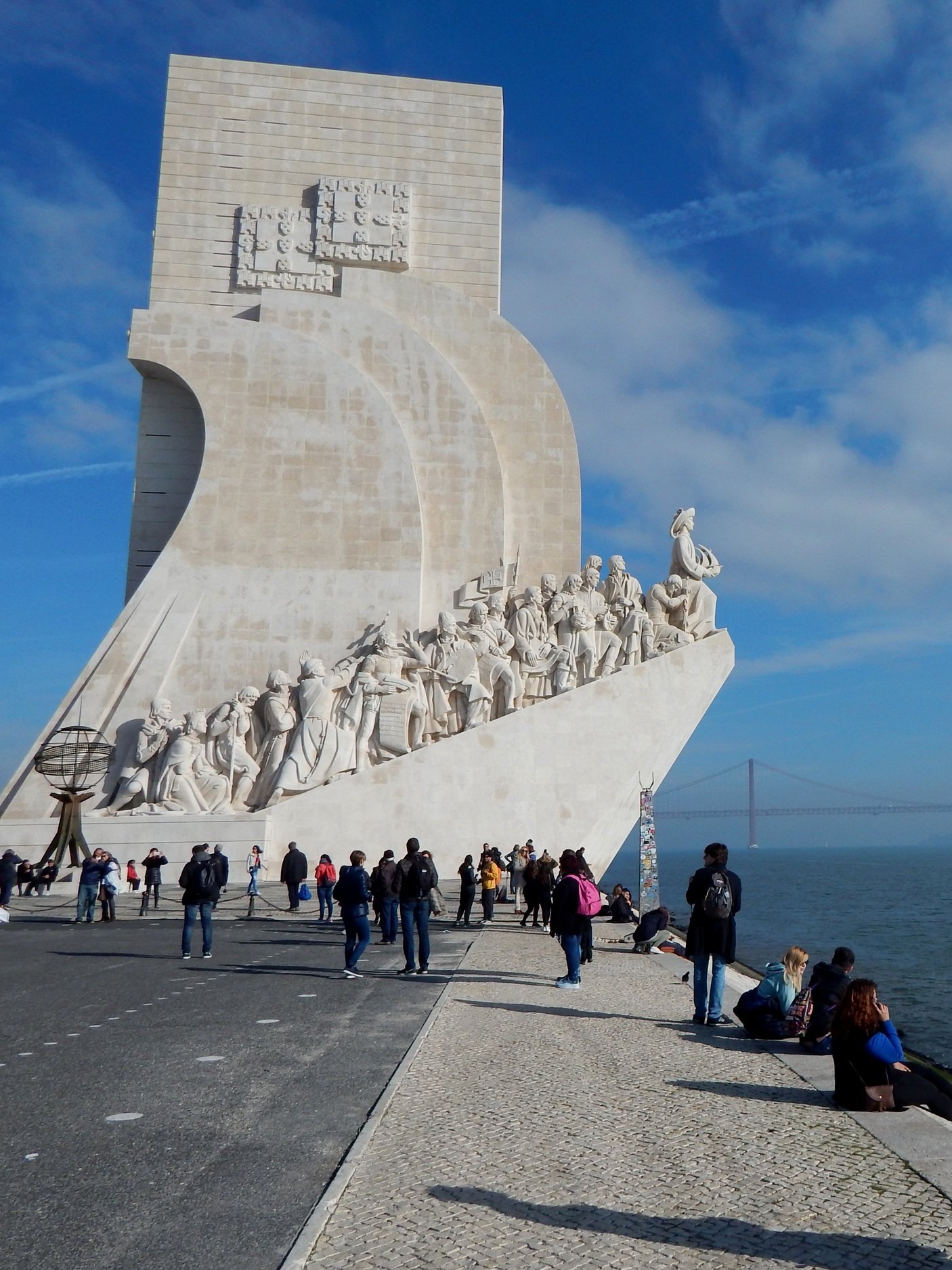 Portugal+statue+waterfront.jpg
